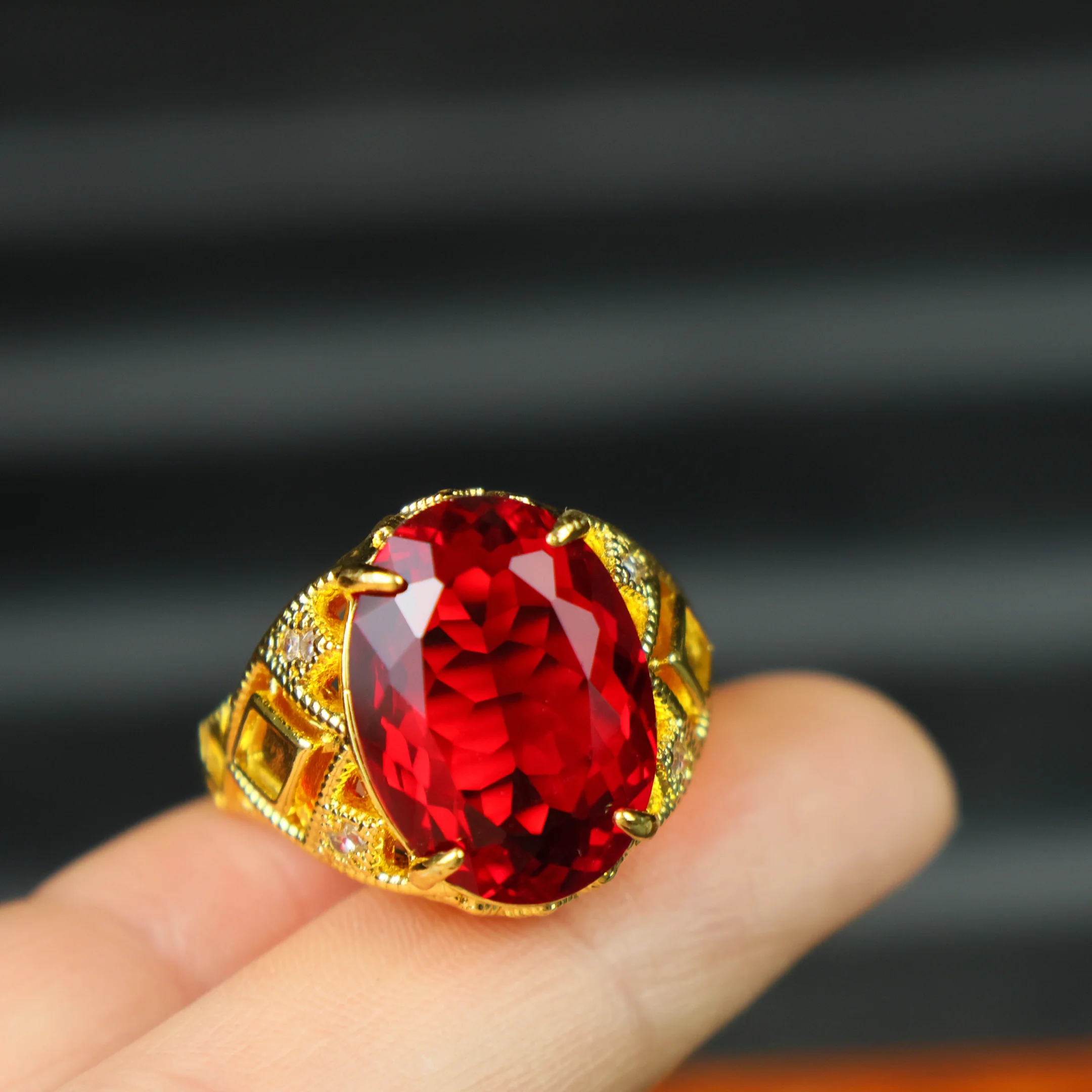 Кольцо с бриллиантом огранки «Груша» 2.10 карата E F VVS2 из белого золота 14K, выращенный в лаборатории IGI
Кольцо с бриллиантом огранки «Груша» 2.10 карата E F VVS2 из белого золота 14K, выращенный в лаборатории IGI