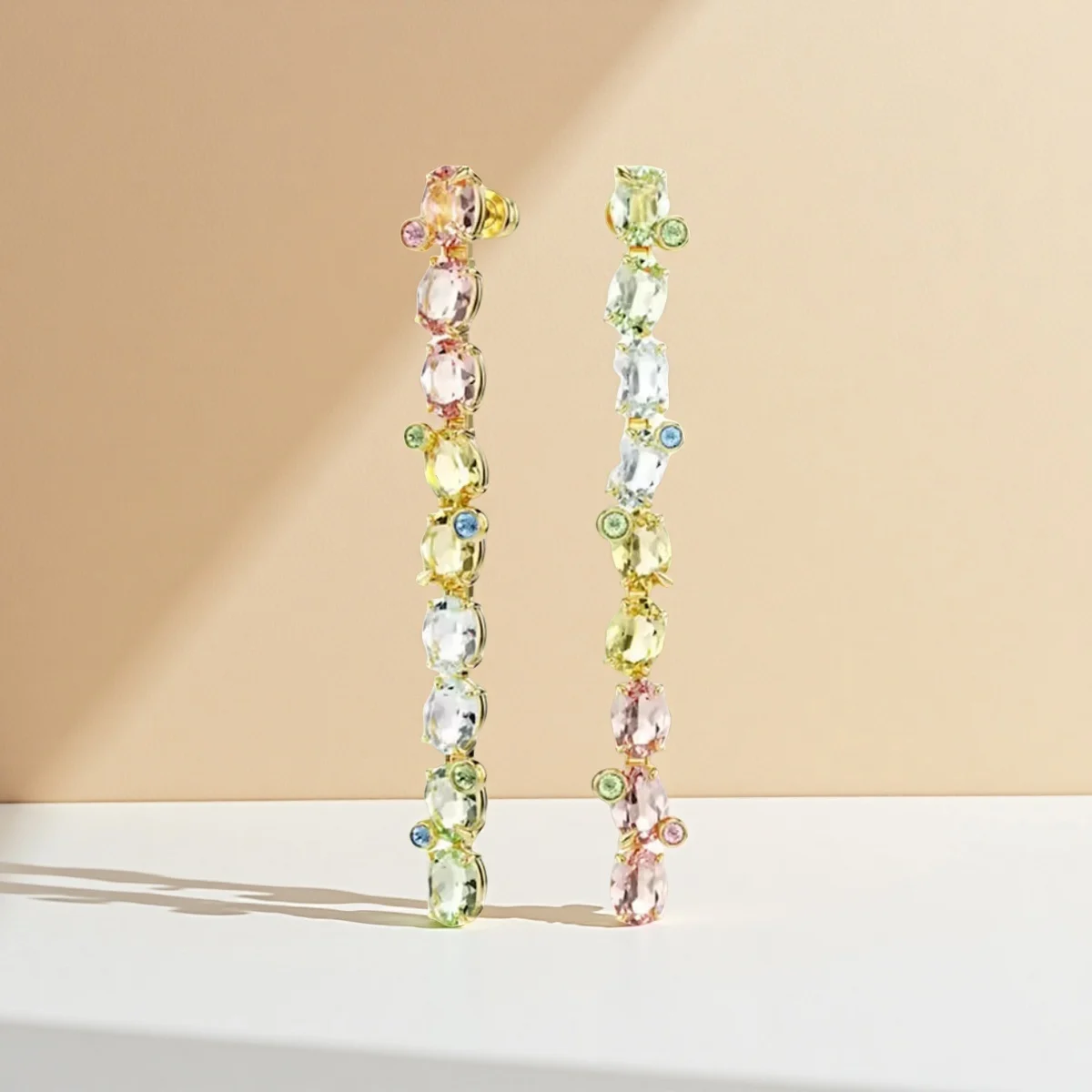 Sparkling and Colorful Gemstone Earrings s925 Colorful Diamond Set Design Light Luxury Fairy Date Banquet Artifact
Sparkling and Colorful Gemstone Earrings s925 Colorful Diamond Set Design Light Luxury Fairy Date Banquet Artifact