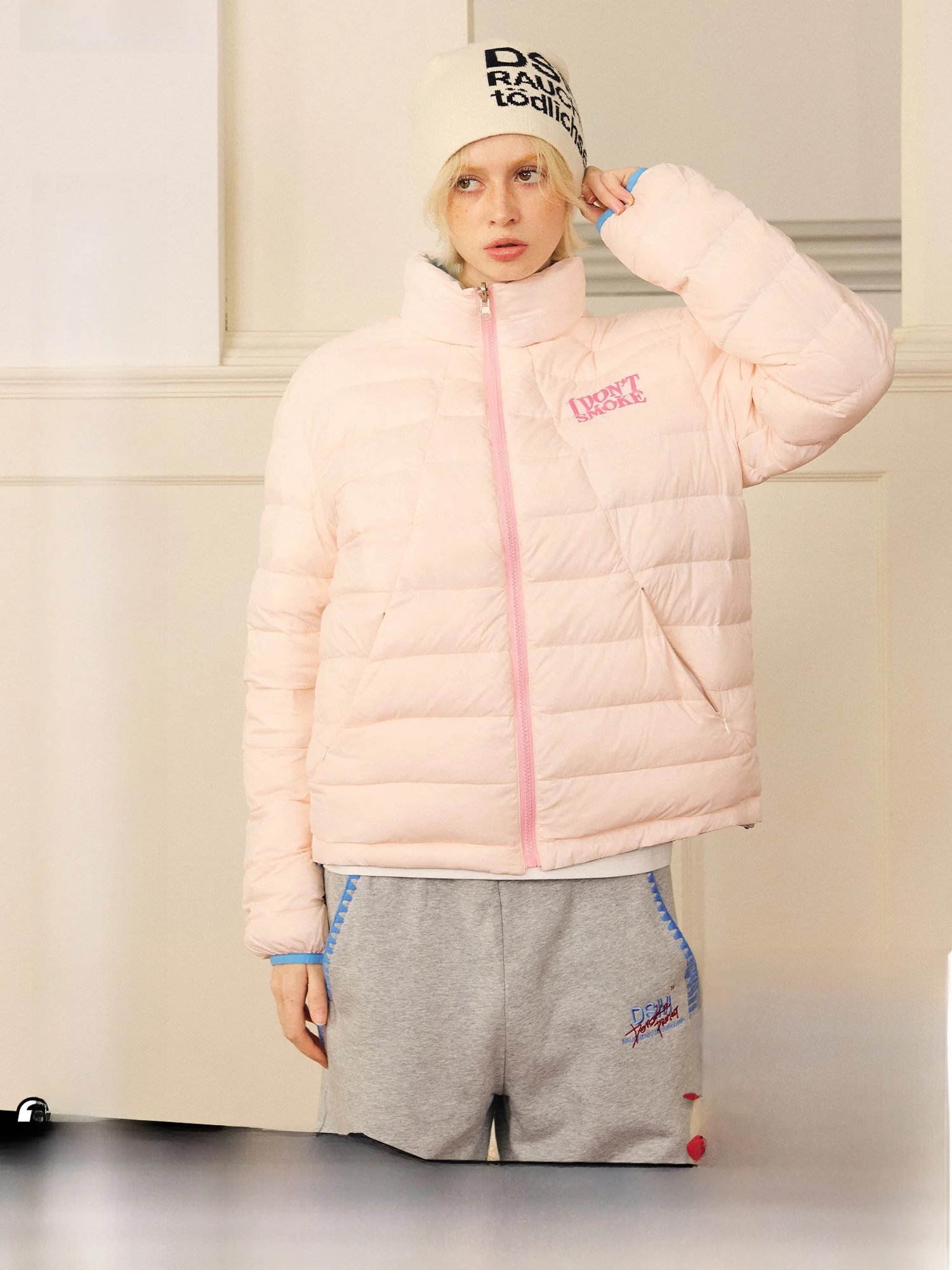 Done Double-Sided Cheered Du down Jaet Lightweight Casual Contrast Color Ribbed Design White Du Feather Winter Coat
Done Double-Sided Cheered Du down Jaet Lightweight Casual Contrast Color Ribbed Design White Du Feather Winter Coat
