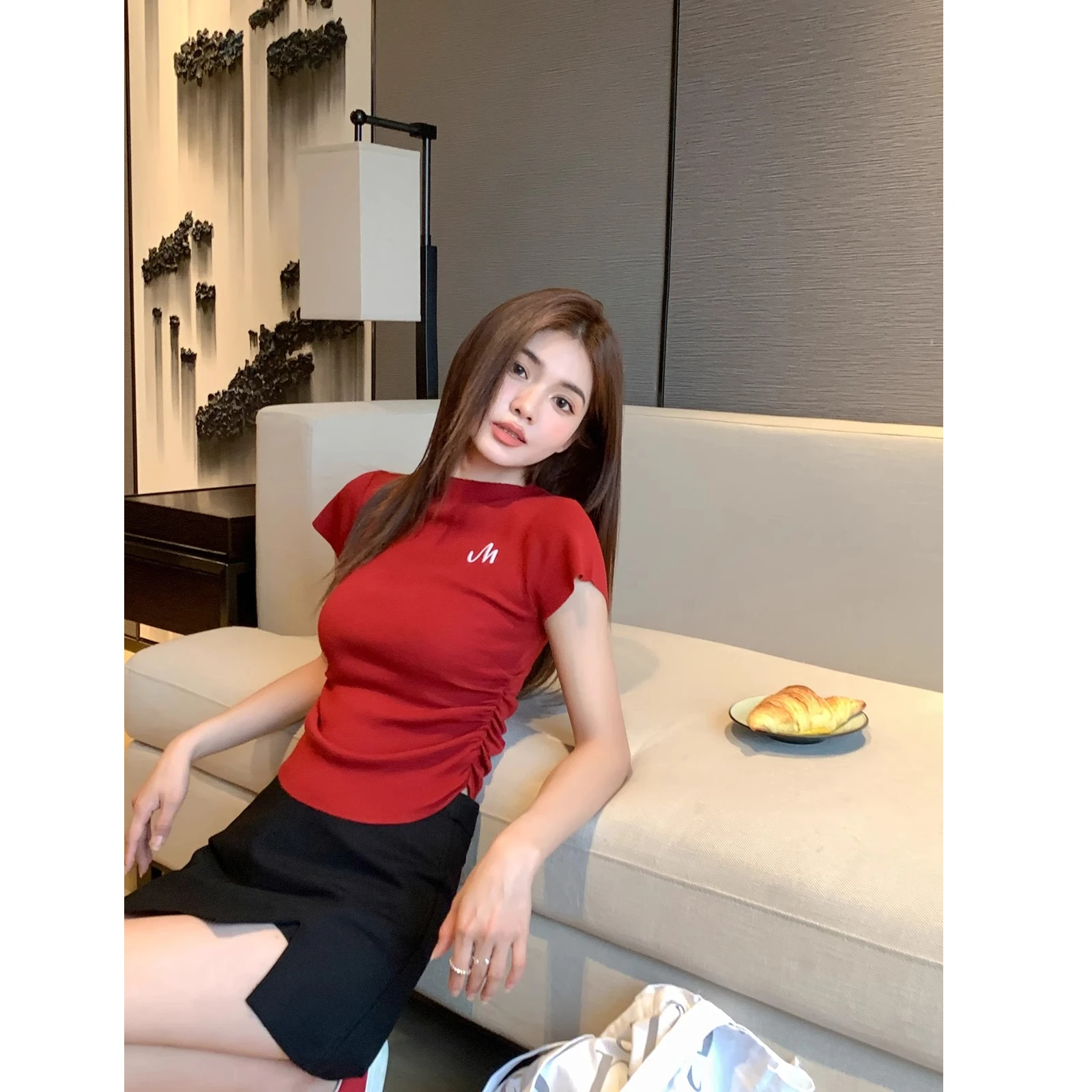 Slim Fit Knitted Short Sleeve T-Shirt Women's Half High Collar Summer 2024 New Style Shoulder Width Proper Waist Shaping
Slim Fit Knitted Short Sleeve T-Shirt Women's Half High Collar Summer 2024 New Style Shoulder Width Proper Waist Shaping