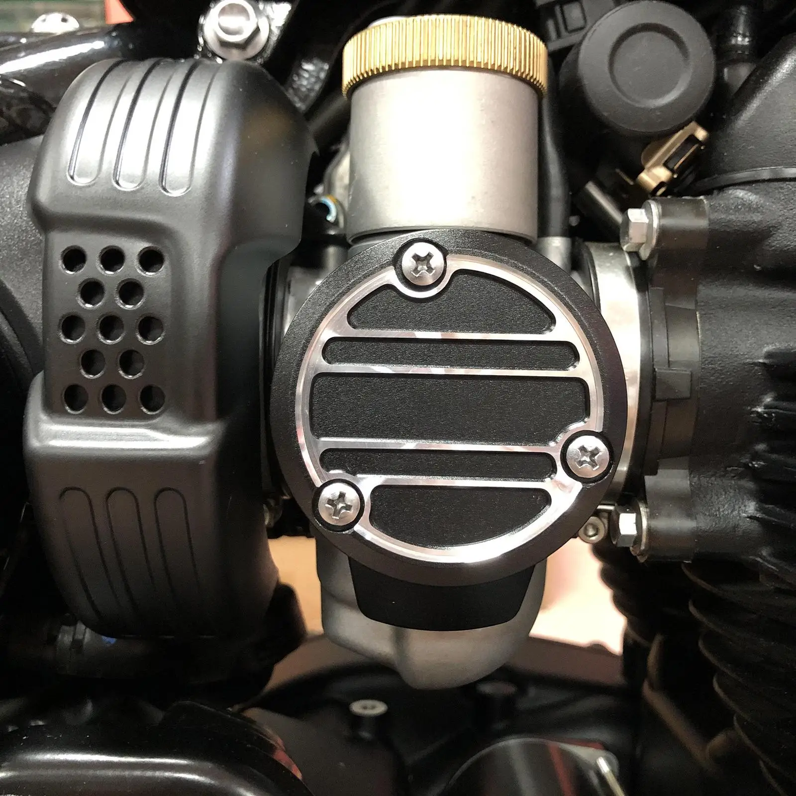 2pcs Motorcycles Ribbed Throttle Body Covers Kit for Thruxton 1200 2016
2pcs Motorcycles Ribbed Throttle Body Covers Kit for Thruxton 1200 2016