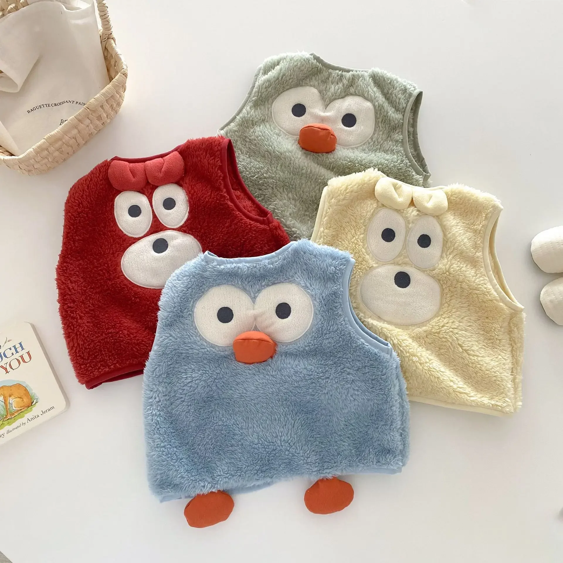Children's thickened vest 0-4 years old winter Korean kids clothing boys fashion cartoon tops
Children's thickened vest 0-4 years old winter Korean kids clothing boys fashion cartoon tops