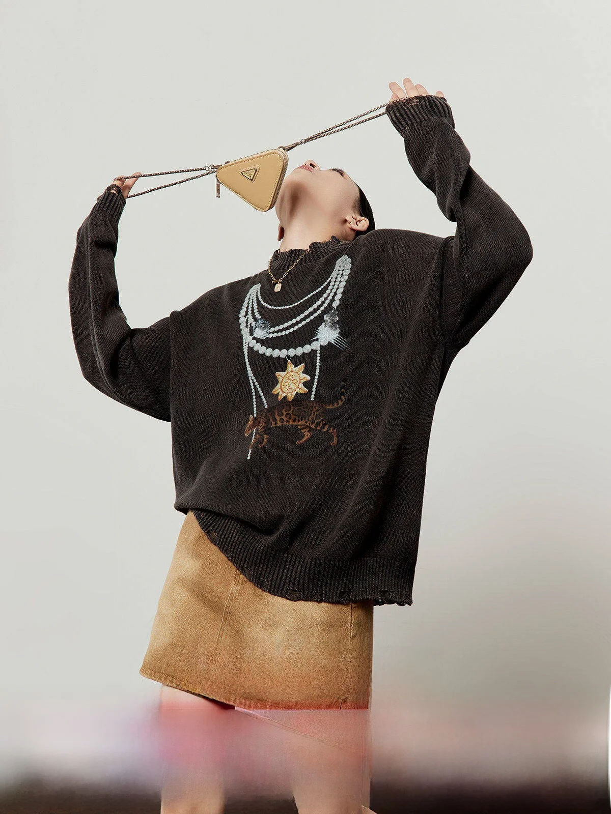 Sun Leopard ey Sweater Women's Vintage Sle Loose Fit Long Sve Knitted Top Hole Design Winter New Arrival by Zhou Li Wu
Sun Leopard ey Sweater Women's Vintage Sle Loose Fit Long Sve Knitted Top Hole Design Winter New Arrival by Zhou Li Wu