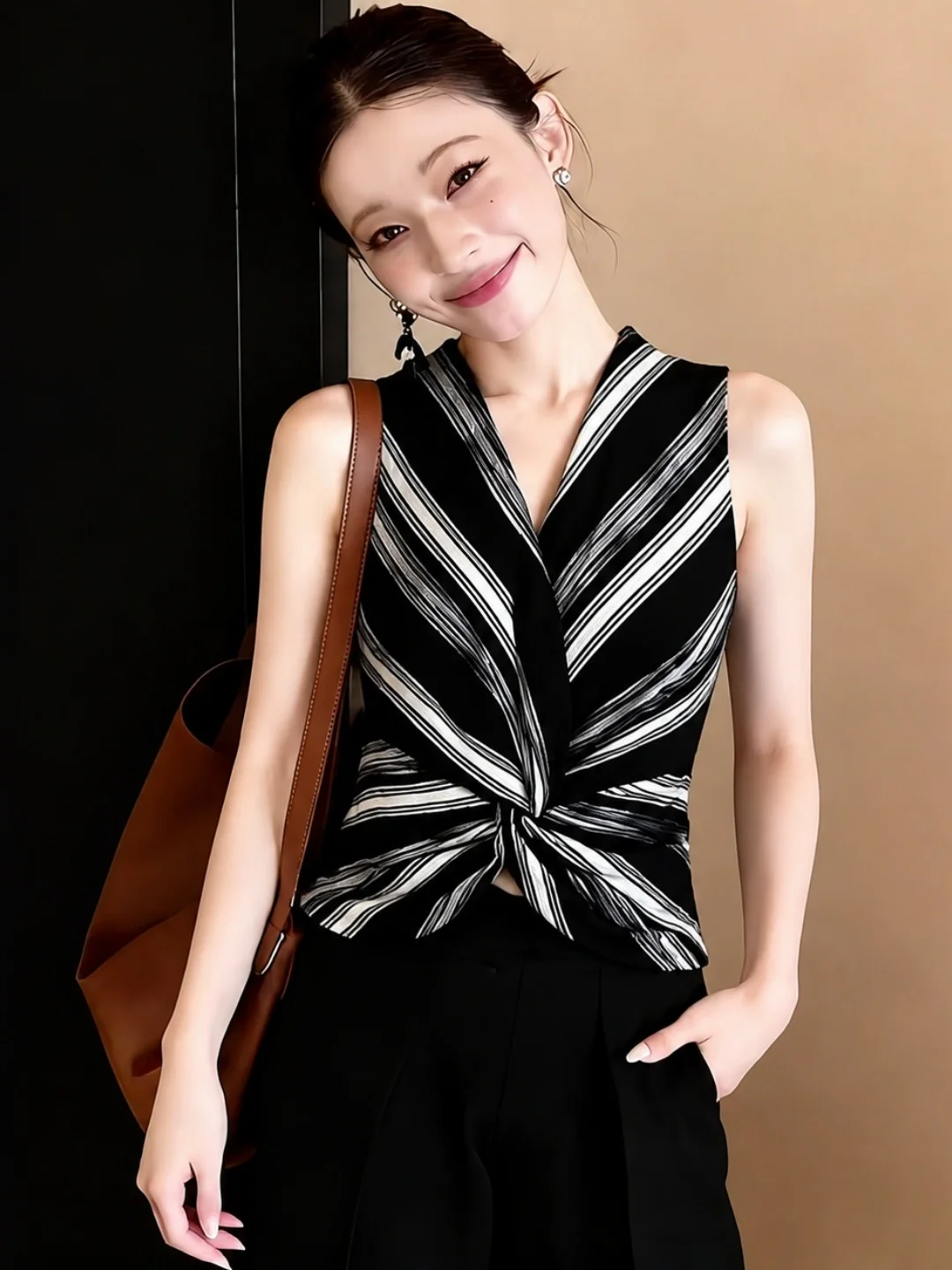 Elegant V-Neck Sleeveless Twist Waist Slimming Striped Top Commute Style Summer Fashion Women's Silk Straight Cut Shirt
Elegant V-Neck Sleeveless Twist Waist Slimming Striped Top Commute Style Summer Fashion Women's Silk Straight Cut Shirt