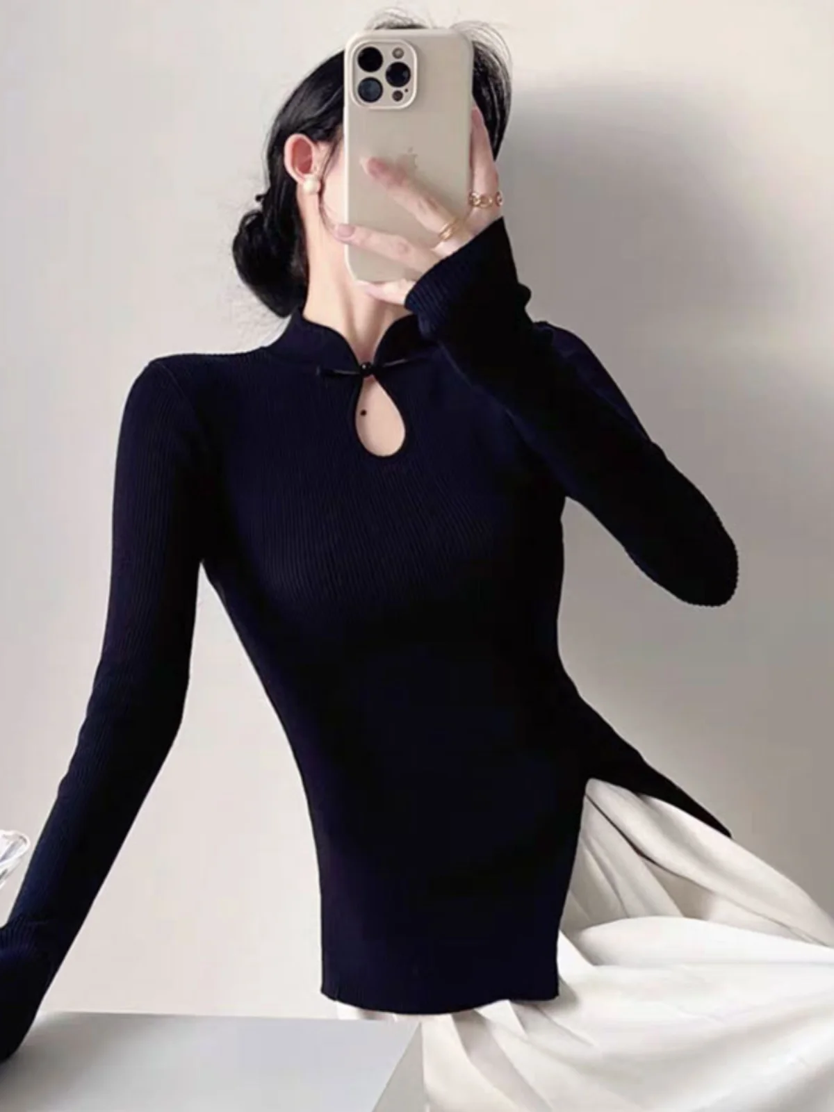 New Chinese Style Women's Knitted Sweater Stand Collar Button up Slim Fit Autumn Winter Top Half High Neck Irregular Shape Ba...
New Chinese Style Women's Knitted Sweater Stand Collar Button up Slim Fit Autumn Winter Top Half High Neck Irregular Shape Ba...
