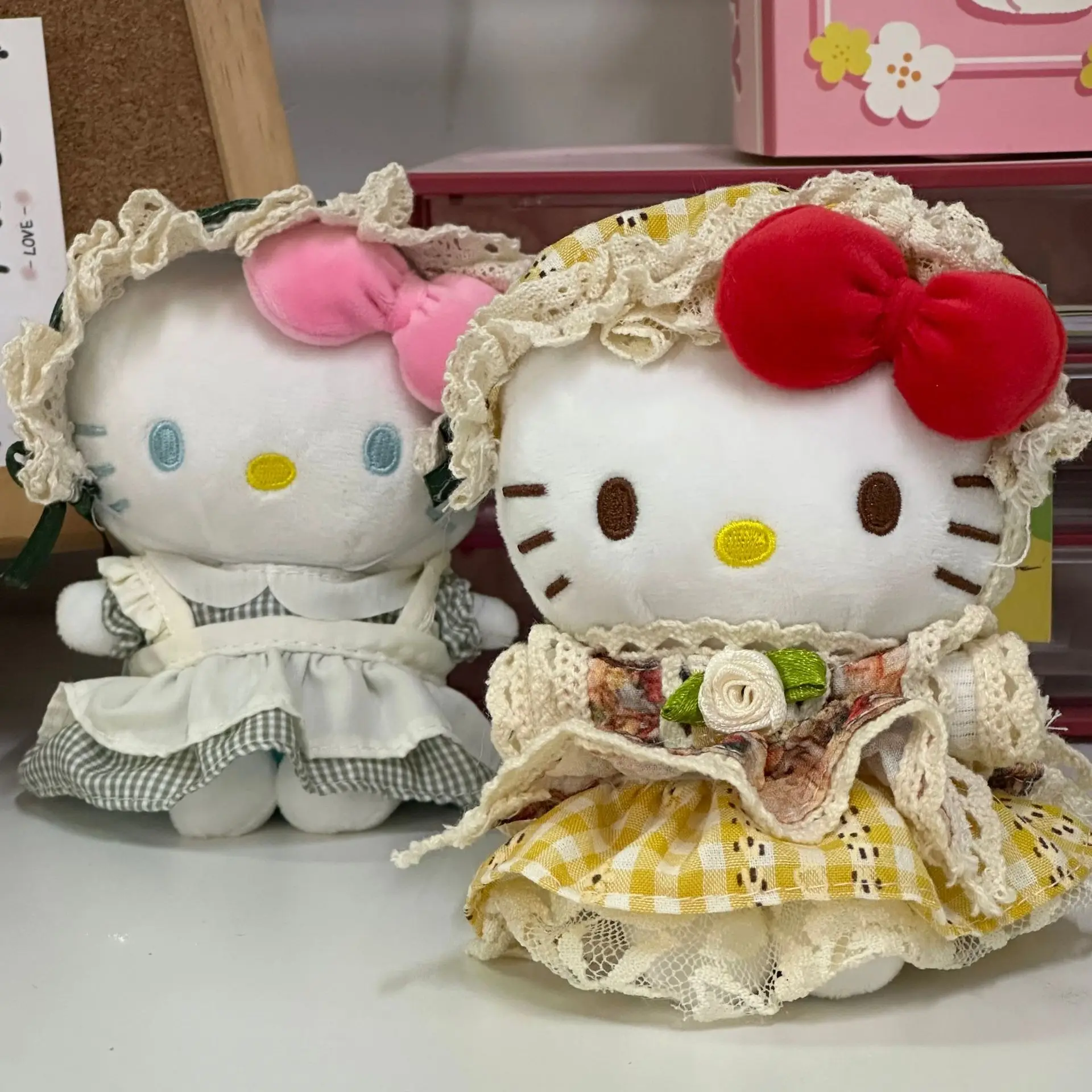 Брелок «Hello Kitty», кулон, мультяшные плюшевые игрушки, Лолита KT, кошка, плюшевые игрушки, брелок для ключей, милый плюшевый кулон
Брелок «Hello Kitty», кулон, мультяшные плюшевые игрушки, Лолита KT, кошка, плюшевые игрушки, брелок для ключей, милый плюшевый кулон