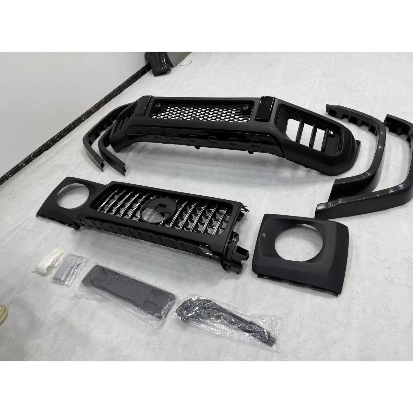 Nick Car Modification Parts Body Kit for Ben Z G Class W464 2019-2024 to W465 2025 AMG G63
Nick Car Modification Parts Body Kit for Ben Z G Class W464 2019-2024 to W465 2025 AMG G63