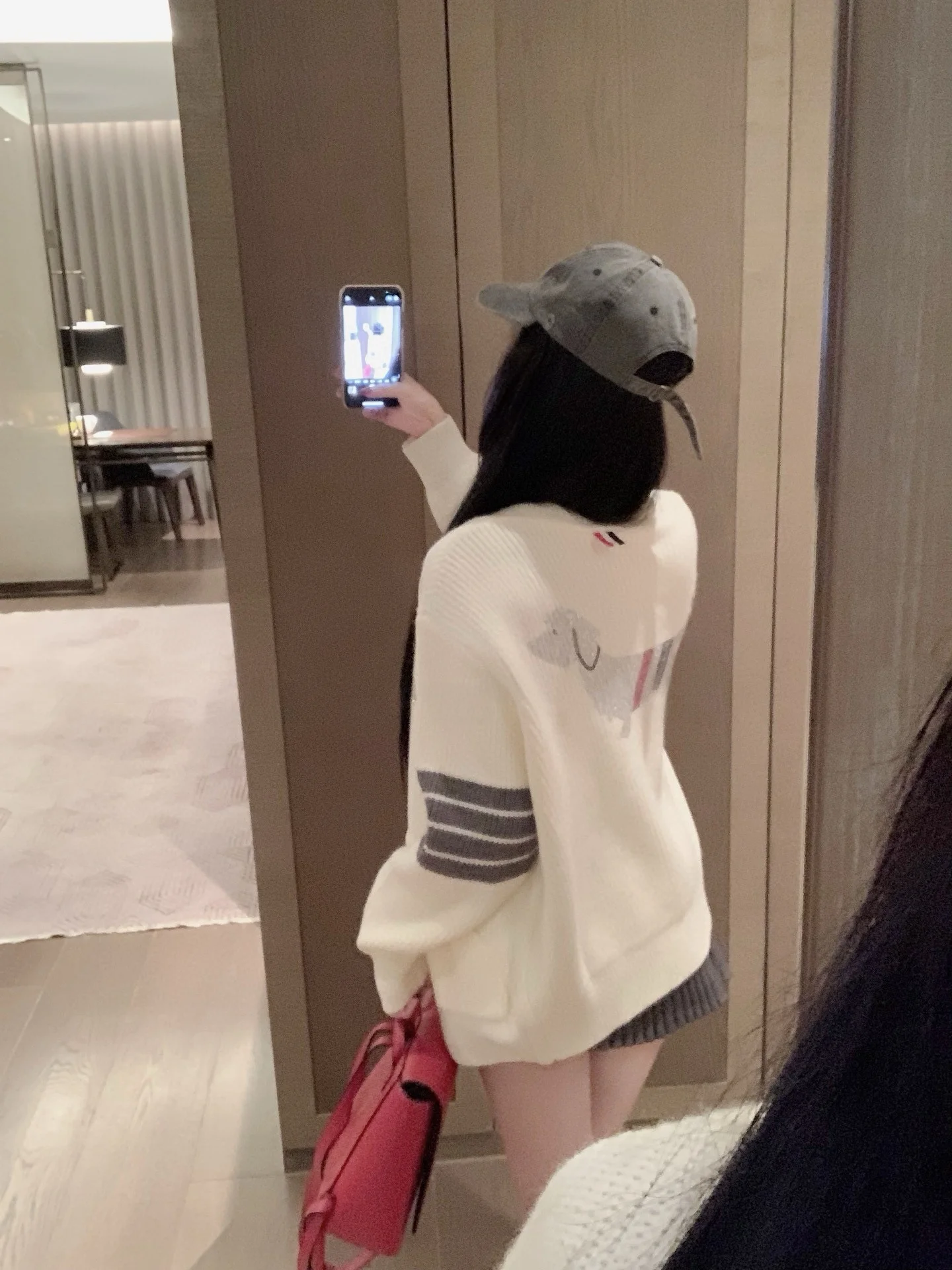 Классический женский кардиган-свитер на молнии с четырьмя полосками, вязаный, с крупными стразами, в стиле бейсбольной куртки, лимитированная серия Seoul
Классический женский кардиган-свитер на молнии с четырьмя полосками, вязаный, с крупными стразами, в стиле бейсбольной куртки, лимитированная серия Seoul