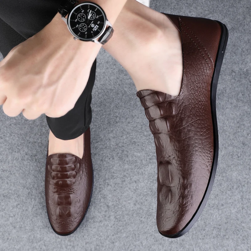 Мокасины из натуральной кожи, мужские деловые туфли из треснутой кожи на низком каблуке с мягкой подошвой, роскошные свадебные туфли-оксфорды в британском стиле
Мокасины из натуральной кожи, мужские деловые туфли из треснутой кожи на низком каблуке с мягкой подошвой, роскошные свадебные туфли-оксфорды в британском стиле