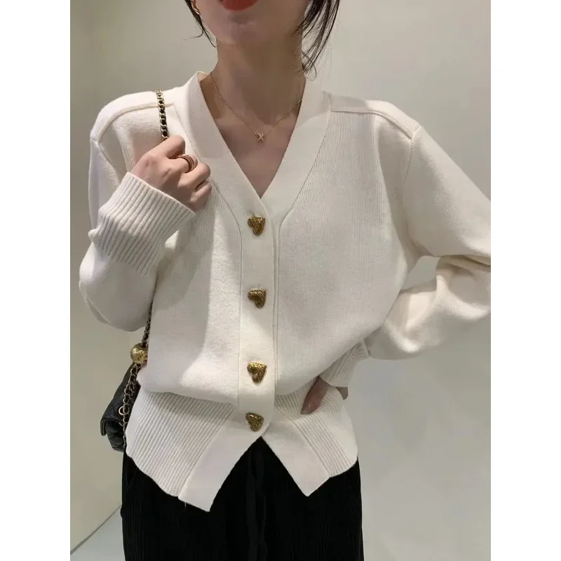V-neck Heart-shaped Button Knitted Cardigan Women's Autumn and Winter New Collection Waist Slimming Versatile Sweater Jacket
V-neck Heart-shaped Button Knitted Cardigan Women's Autumn and Winter New Collection Waist Slimming Versatile Sweater Jacket