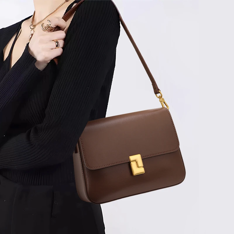 Genuine cowhide leather women's shoulder bag, square flip cover, casual commuting crossbody bag for shopping and holding mobile
Genuine cowhide leather women's shoulder bag, square flip cover, casual commuting crossbody bag for shopping and holding mobile