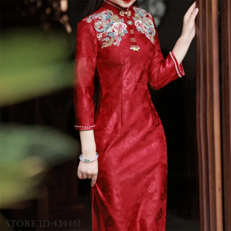 Big Size Qipao Chinese Style Wedding Dress Evening Party Gown Women Sexy Split Cheongsam Embroidered Applique Lace Vestidos
Big Size Qipao Chinese Style Wedding Dress Evening Party Gown Women Sexy Split Cheongsam Embroidered Applique Lace Vestidos