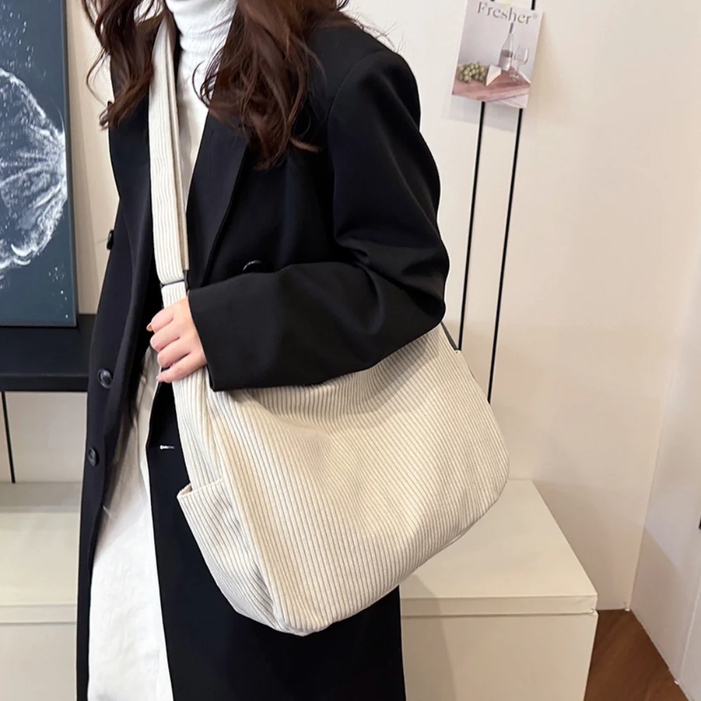 Студенческая сумка-тоут из вельвета: вместительная, с большим объемом, для школы, с надежной защитой, для повседневных нужд и работы
Студенческая сумка-тоут из вельвета: вместительная, с большим объемом, для школы, с надежной защитой, для повседневных нужд и работы