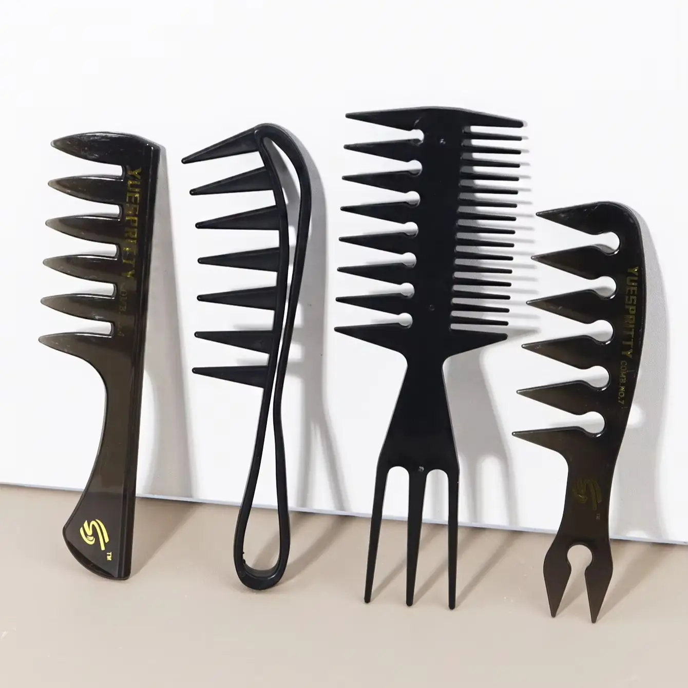 4pcs/set hair styling comb, hair oil hair comb, three in one comb, anti-static entanglement, special for real hair wigs
4pcs/set hair styling comb, hair oil hair comb, three in one comb, anti-static entanglement, special for real hair wigs