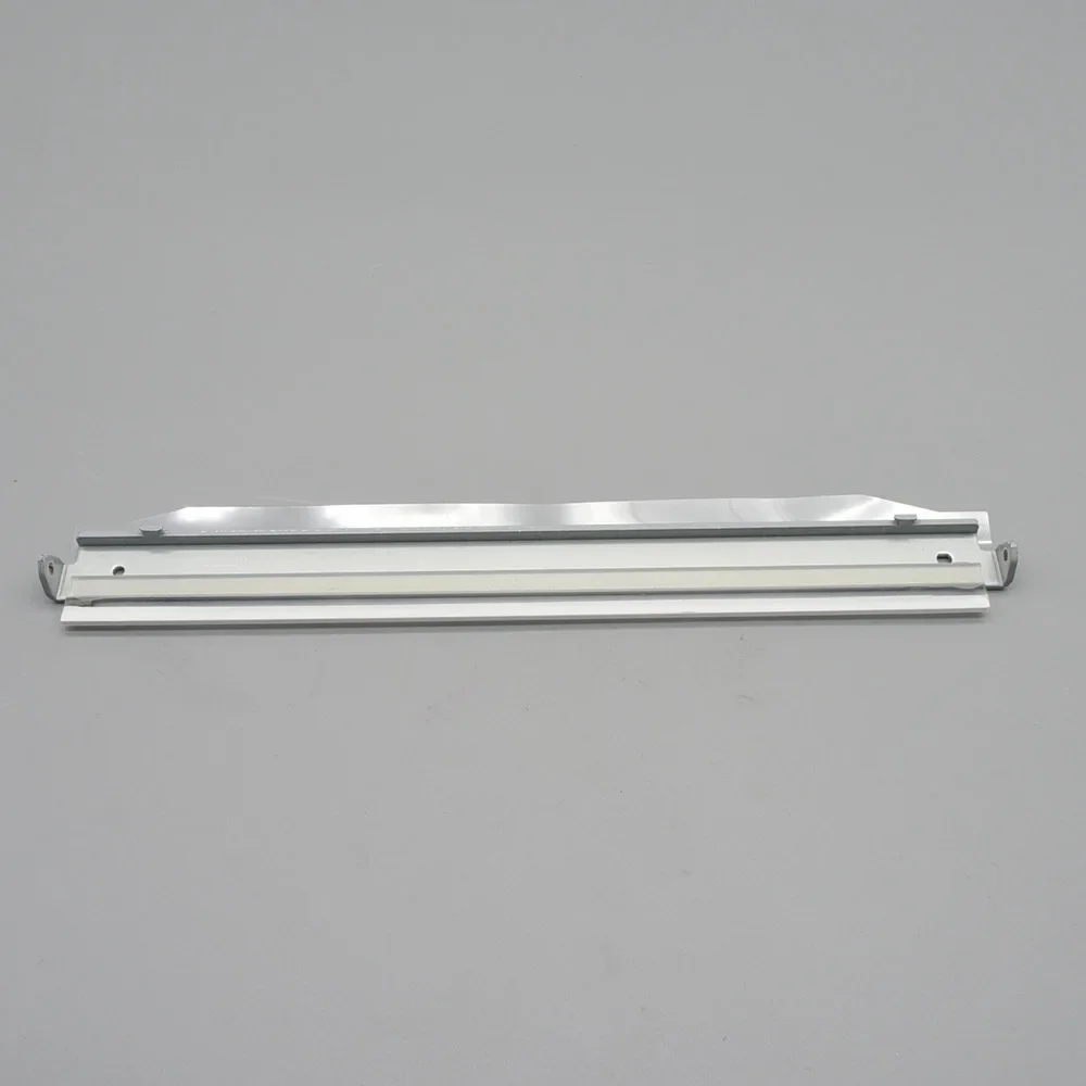 1X CC468-67907 Transfer Belt Cleaning Blade for HP CM3530 CP3520 500 Color M551 M570 M575 CM4540 CP4025 M651 M680
1X CC468-67907 Transfer Belt Cleaning Blade for HP CM3530 CP3520 500 Color M551 M570 M575 CM4540 CP4025 M651 M680