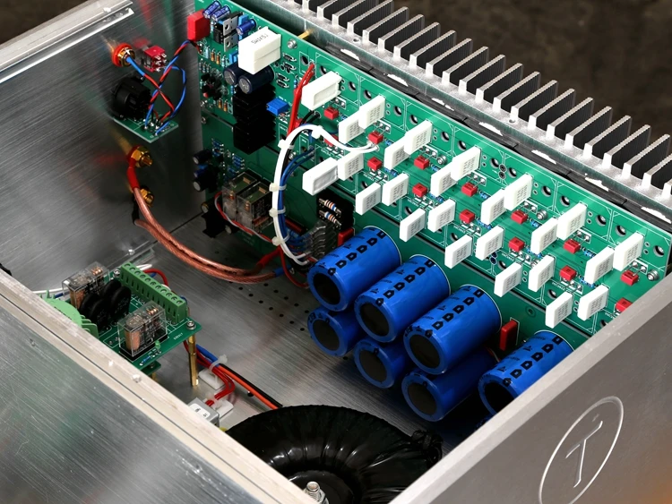 high power Mono pure class A power amplifier support Balance and RCA inputs Sanken C2922A1216/100w/8Ω 200w/4Ω 400w/2Ω
high power Mono pure class A power amplifier support Balance and RCA inputs Sanken C2922A1216/100w/8Ω 200w/4Ω 400w/2Ω