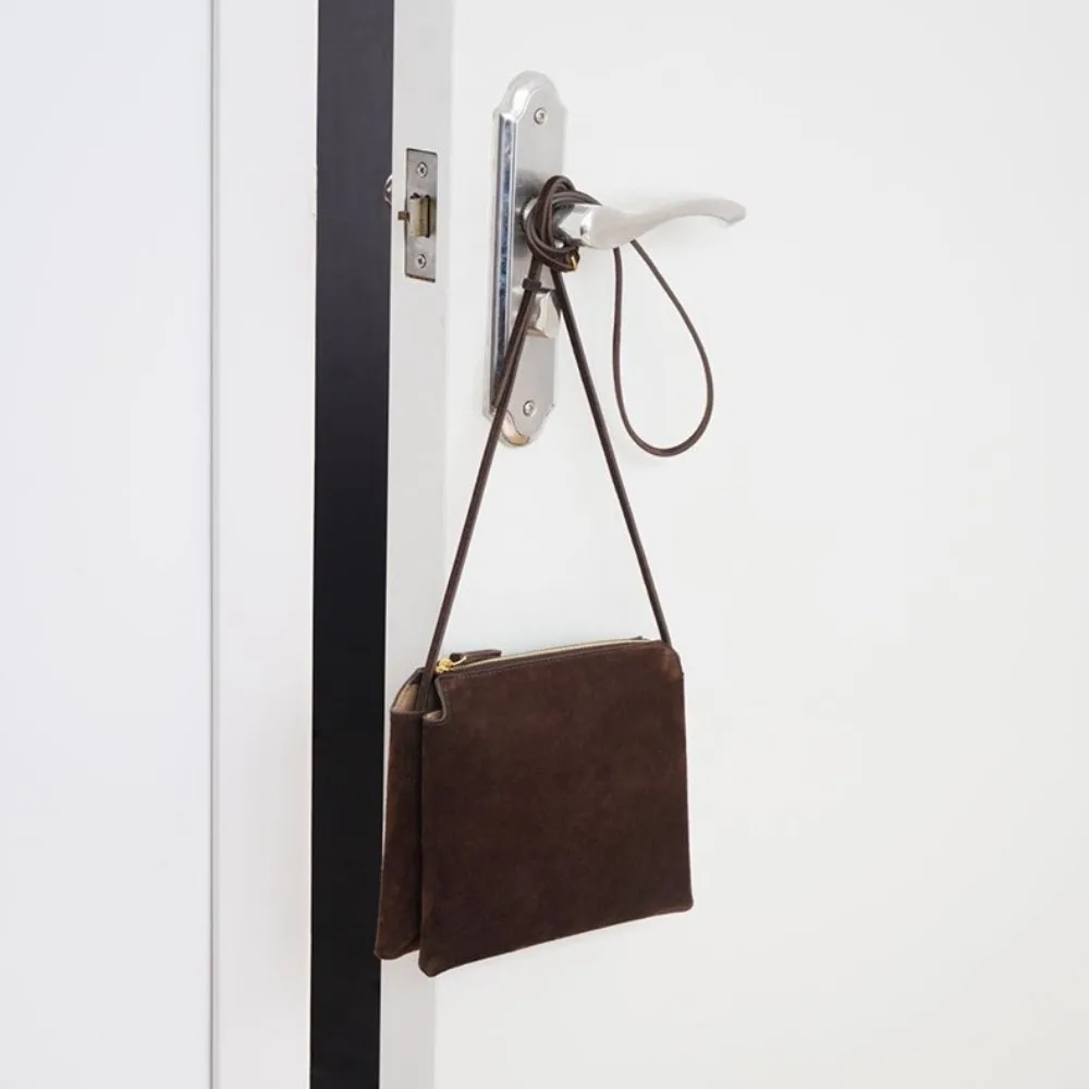 2026 New Niche Light Luxury High Quality Minimalist Calfskin Small Square Bag Double Compartments Single Shoulder Messenger Bag
2026 New Niche Light Luxury High Quality Minimalist Calfskin Small Square Bag Double Compartments Single Shoulder Messenger Bag