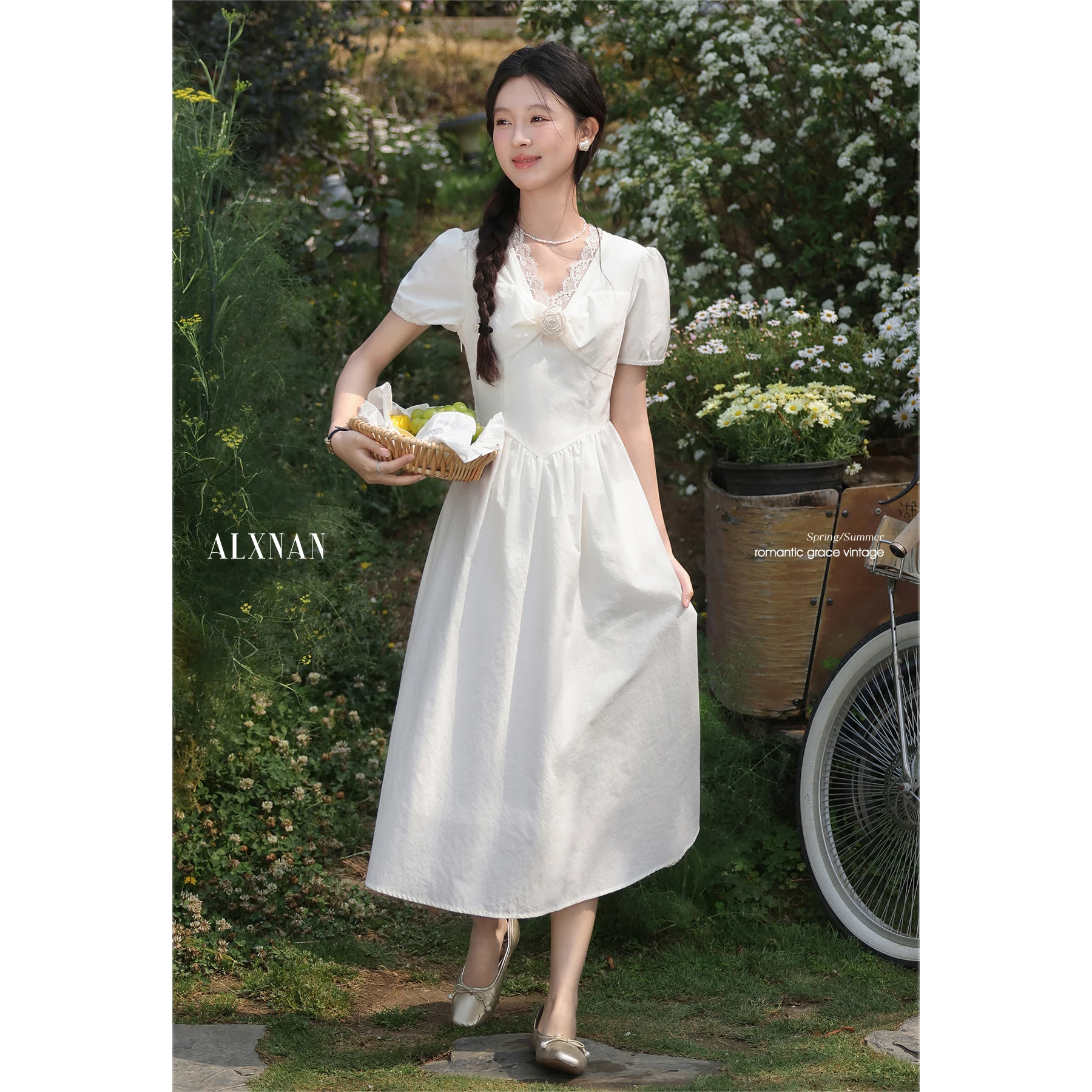 ALXNAN Women's White Dress Vintage Puff Sleeves Elegant Long Dress 2025 Summer A-line V-neck Lace Design Ladies Clothes QJD00344
ALXNAN Women's White Dress Vintage Puff Sleeves Elegant Long Dress 2025 Summer A-line V-neck Lace Design Ladies Clothes QJD00344