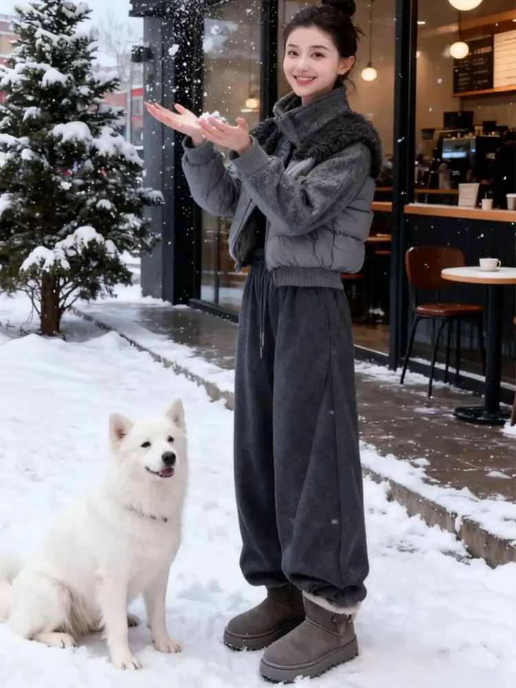 Комплект из меховой куртки из овчины и повседневных брюк: женский зимний модный комплект класса люкс, утепленное пальто на молнии с длинными рукавами и высокой талией
Комплект из меховой куртки из овчины и повседневных брюк: женский зимний модный комплект класса люкс, утепленное пальто на молнии с длинными рукавами и высокой талией