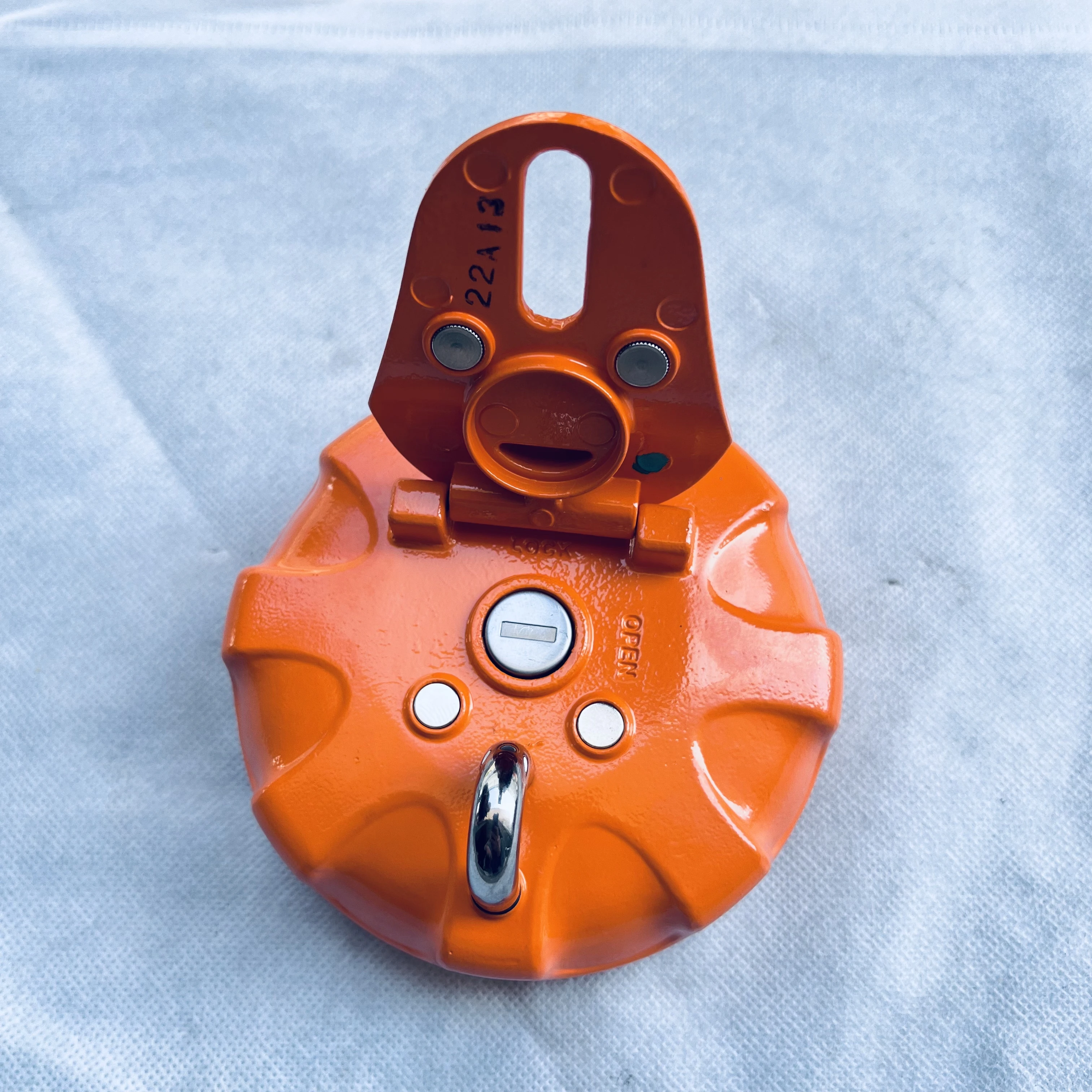 Doosan Daewoo Hyundai Экскаватор Дизельный топливный бак Крышка масла Крышка заливной горловины моторного масла Крышка топливного бака
Doosan Daewoo Hyundai Экскаватор Дизельный топливный бак Крышка масла Крышка заливной горловины моторного масла Крышка топливного бака