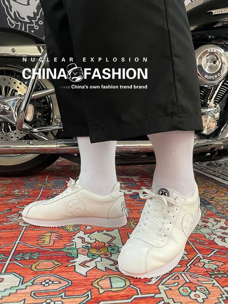 Nuclear Explosion Casual Sports Shoes Men's Lightweight Color Flat Heel round Toe EVA Outsole Fashionable Spring Autumn
Nuclear Explosion Casual Sports Shoes Men's Lightweight Color Flat Heel round Toe EVA Outsole Fashionable Spring Autumn