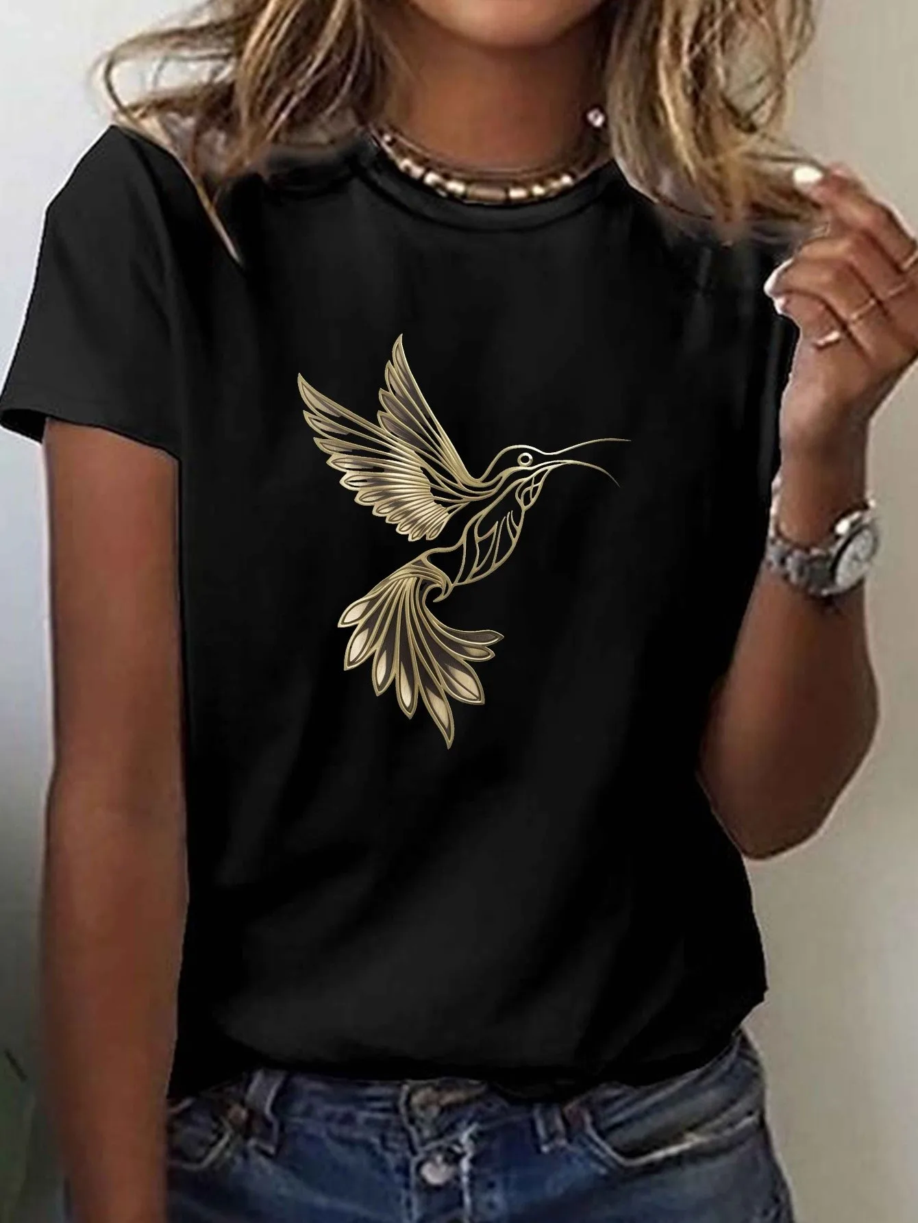 Women's Flying Hummingbird Print T-Shirt, Short-Sleeved Round Neck Casual Top, Breathable Fabric, All-Season Comfort, Machine Washable
Women's Flying Hummingbird Print T-Shirt, Short-Sleeved Round Neck Casual Top, Breathable Fabric, All-Season Comfort, Machine Washable