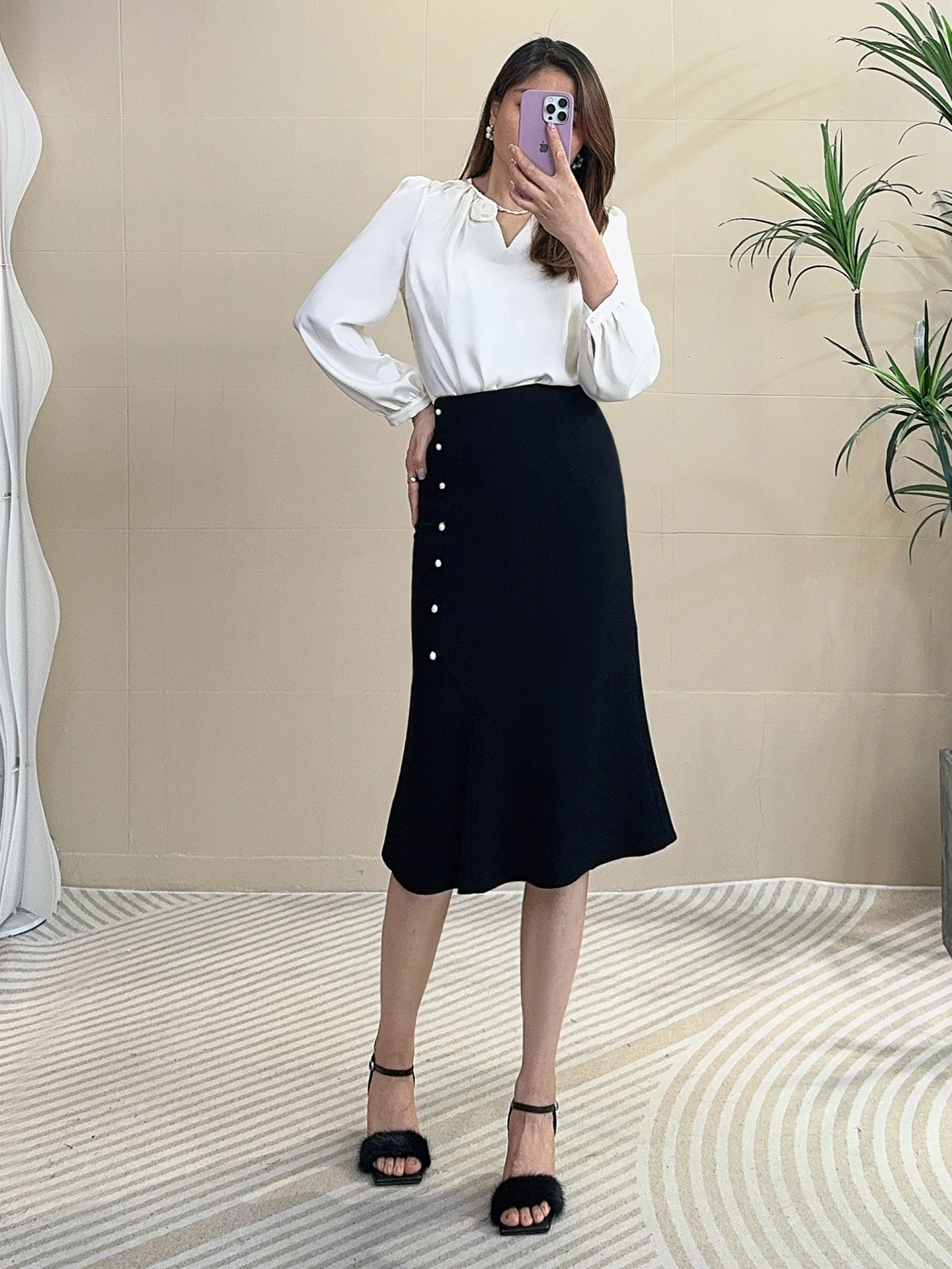 Elegant Acetate White Shirt Top with Exquisite 3D Flower Design Fashionable Light Weight Original Design Loose Fit
Elegant Acetate White Shirt Top with Exquisite 3D Flower Design Fashionable Light Weight Original Design Loose Fit