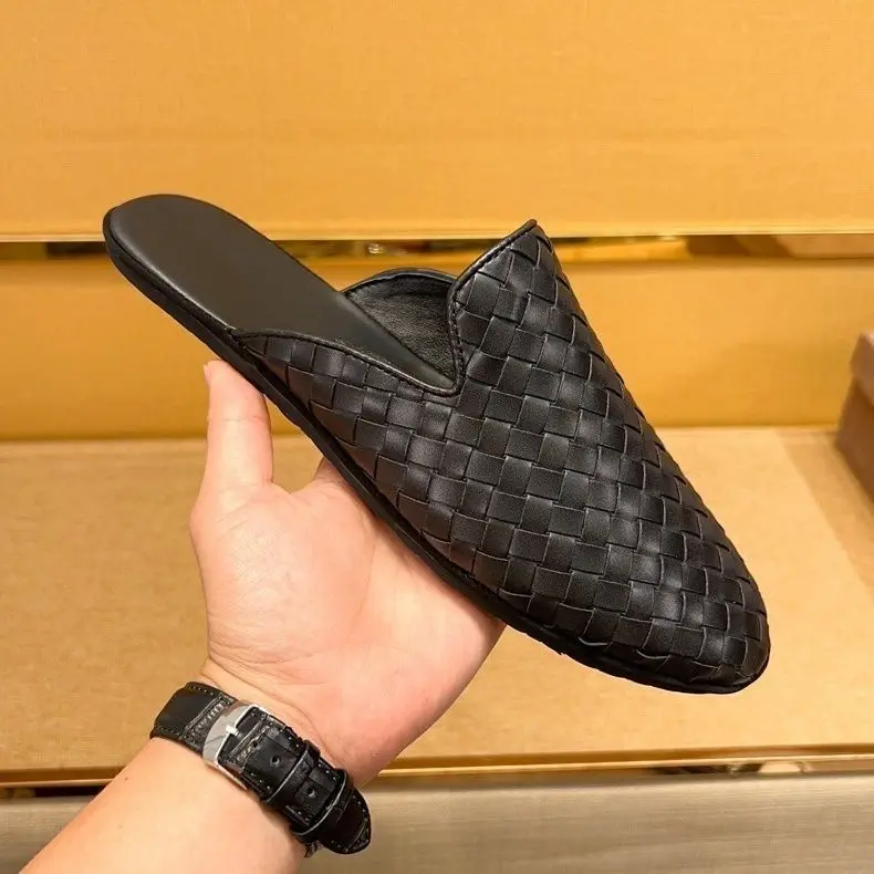 Мужская тканая обувь ручной работы, летние тапочки Baotou, модные и модные впитывающие пот дышащие нескользящие повседневные туфли на плоской подошве
Мужская тканая обувь ручной работы, летние тапочки Baotou, модные и модные впитывающие пот дышащие нескользящие повседневные туфли на плоской подошве