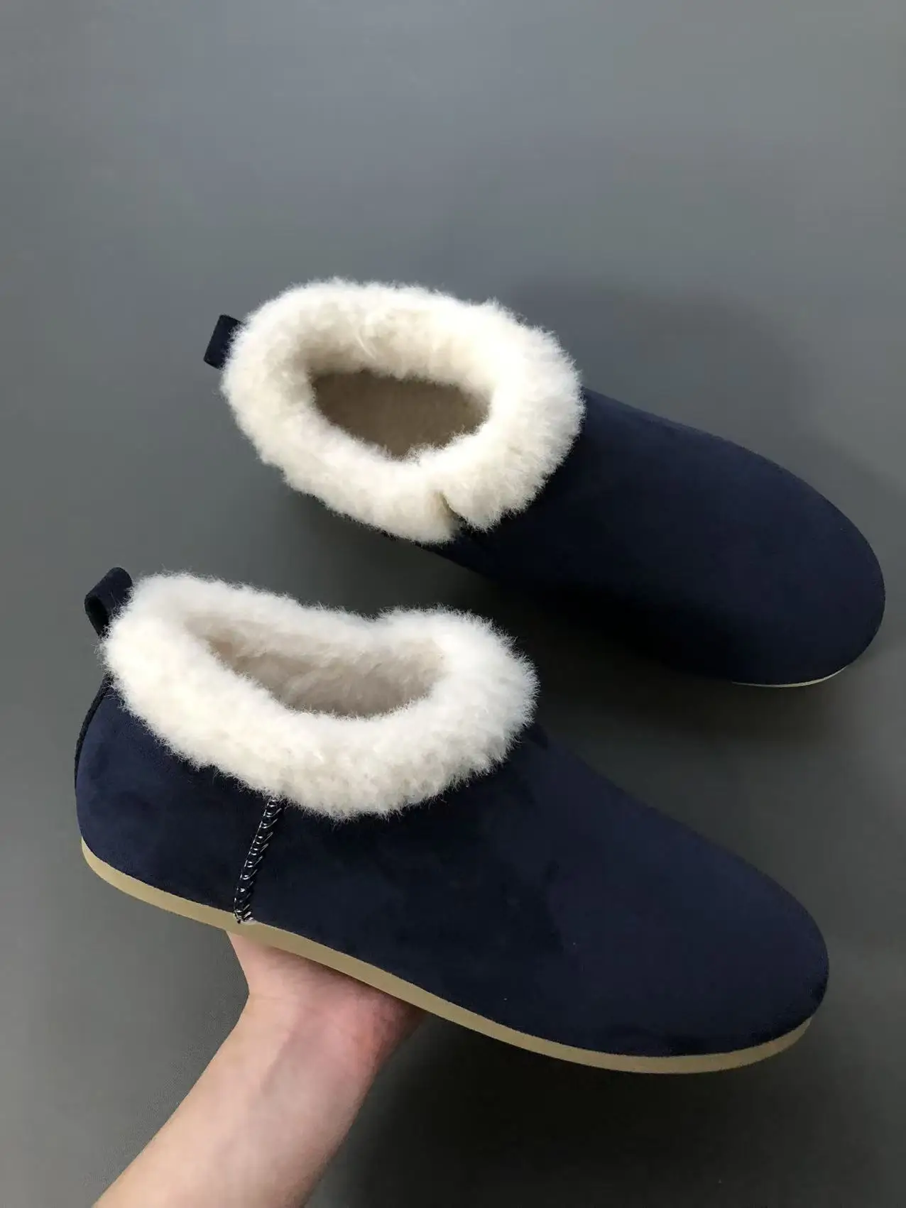 Trendy Thickened Winter Snow Boots Men Women Casual Indoor Outdoor Low Heel Short Boot Warm Fleece Lined Thin Bottom Boots
Trendy Thickened Winter Snow Boots Men Women Casual Indoor Outdoor Low Heel Short Boot Warm Fleece Lined Thin Bottom Boots