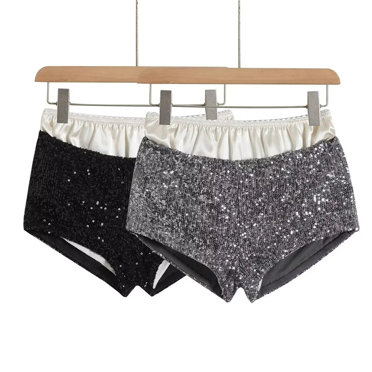 European and American style spicy girl sexy satin sequined shorts slimming casual pants two-piece set hot pants
European and American style spicy girl sexy satin sequined shorts slimming casual pants two-piece set hot pants