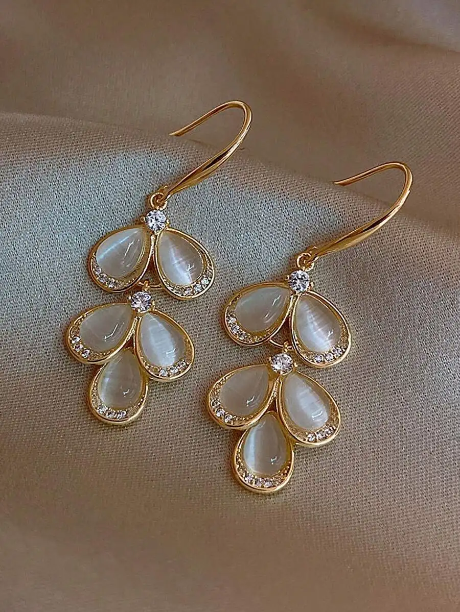 Rhinestone and Opal Decorative Drop Earrings for Elegant Everyday Wear
Rhinestone and Opal Decorative Drop Earrings for Elegant Everyday Wear