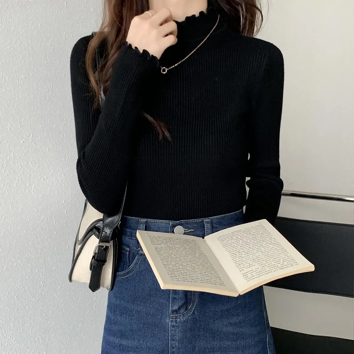 2025 Autumn Winter Women's Slim Fit Long Sleeve Knitted Sweater Half High Collar Elastic Wood Grain Base Shirt Trendy Top
2025 Autumn Winter Women's Slim Fit Long Sleeve Knitted Sweater Half High Collar Elastic Wood Grain Base Shirt Trendy Top