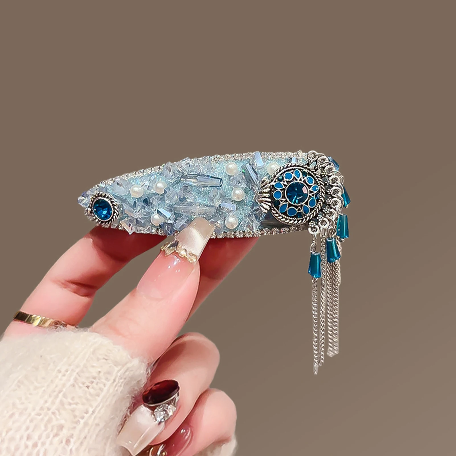 1Pc Blue Crystal Bangs Side Hair Clip Elegant Pearls Fringe Barrette with Dangling Tassel Boho Hair Accessories for Women Girls
1Pc Blue Crystal Bangs Side Hair Clip Elegant Pearls Fringe Barrette with Dangling Tassel Boho Hair Accessories for Women Girls