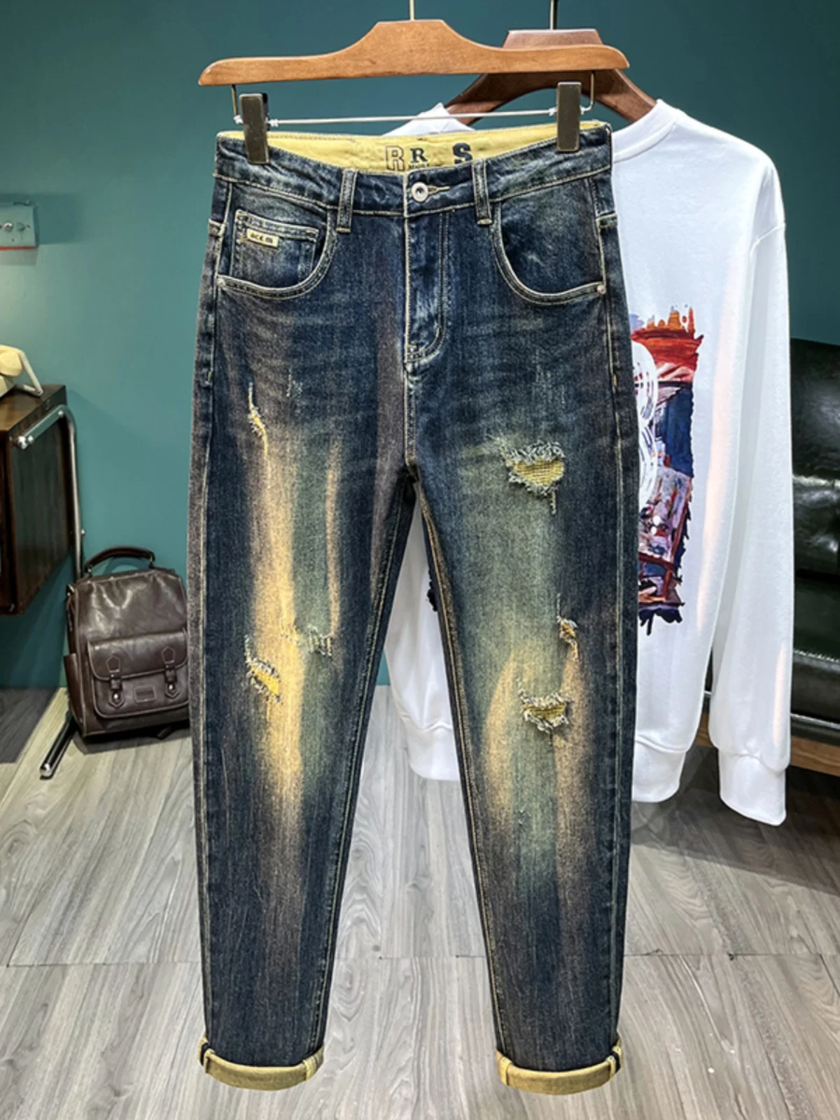 Retro Men's Jeans Fashionable Loose Straight Leg Harlan Long Pants Cotton Elastic Hole Patch Work Youth Casual Wear
Retro Men's Jeans Fashionable Loose Straight Leg Harlan Long Pants Cotton Elastic Hole Patch Work Youth Casual Wear