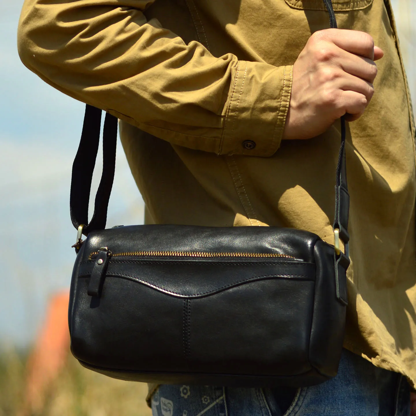 AETOO Retro distressed genuine cowhide painted and vegetable-tanned leather crossbody bag for men, genuine leather ladies' singl
AETOO Retro distressed genuine cowhide painted and vegetable-tanned leather crossbody bag for men, genuine leather ladies' singl