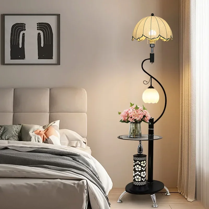 Modern design with table practical light luxury retro lantern LED floor lamp vertical indoor floor lamp
Modern design with table practical light luxury retro lantern LED floor lamp vertical indoor floor lamp