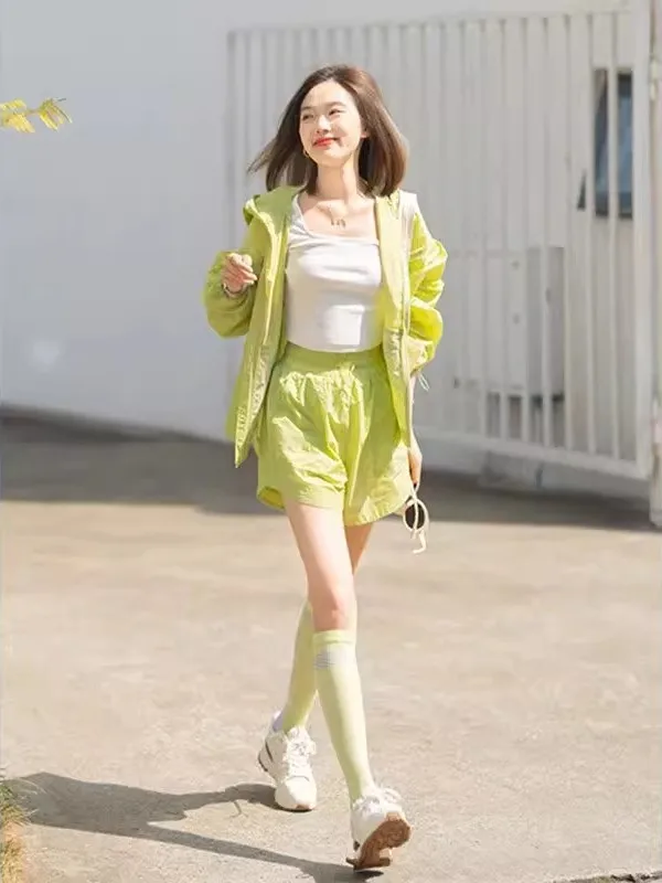 Fashionable Sportswear Two-Piece Set Green Shorts Sun Protection Women's High Waist Shorts Spring Commute Style Casual Wear
Fashionable Sportswear Two-Piece Set Green Shorts Sun Protection Women's High Waist Shorts Spring Commute Style Casual Wear