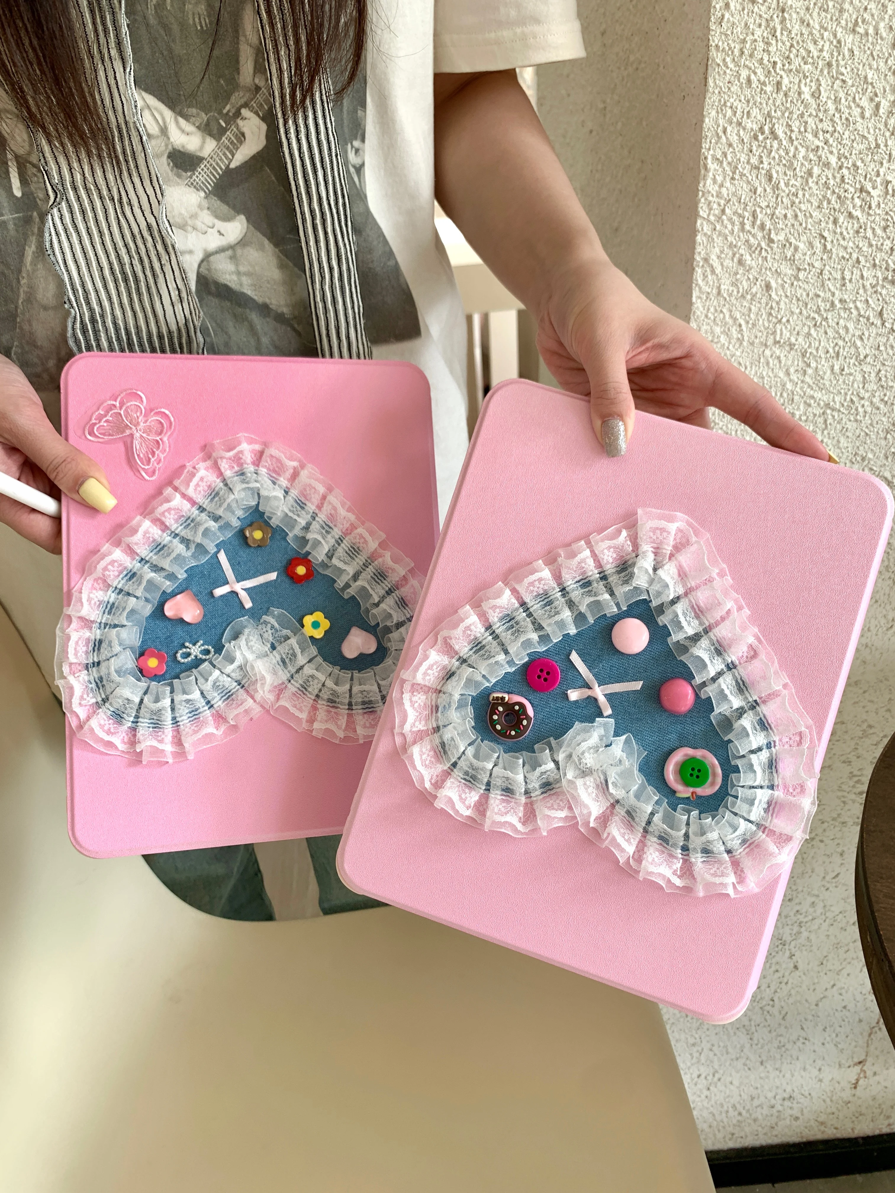 Luxury Cute Plush Denim Love Heart Rotating Stand PU Tablet Case for iPad 7 8 9 10 10.2 iPad Air 4 5 6 iPad Pro Accessories
Luxury Cute Plush Denim Love Heart Rotating Stand PU Tablet Case for iPad 7 8 9 10 10.2 iPad Air 4 5 6 iPad Pro Accessories