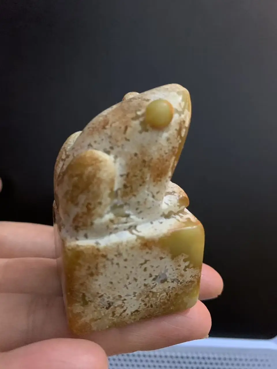 Редкая старая статуя рыбы HanDynasty (25-186) HeTian Jade, поделки с ручной резьбой, лучшая коллекция и украшения, бесплатная доставка
Редкая старая статуя рыбы HanDynasty (25-186) HeTian Jade, поделки с ручной резьбой, лучшая коллекция и украшения, бесплатная доставка