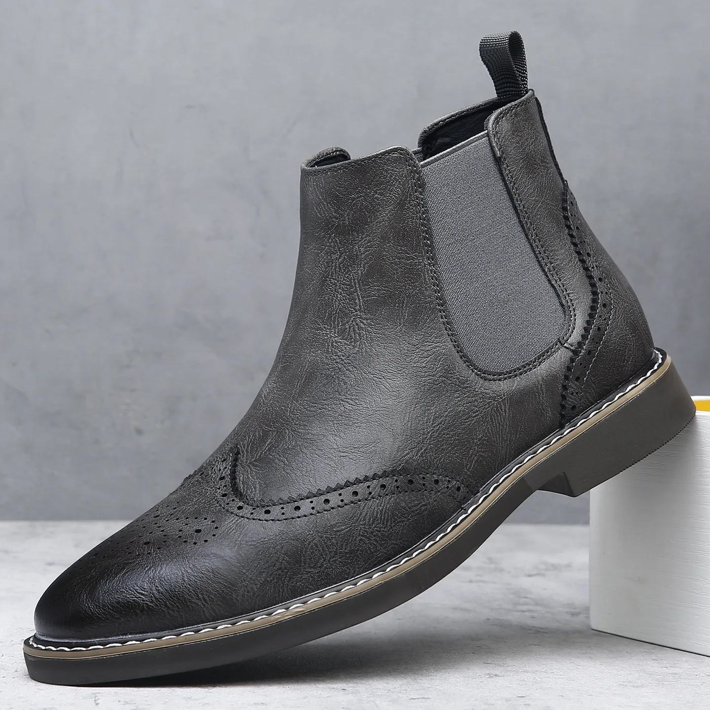 Retro Soft Leather Chelsea Boots Men's British Style Carved Flower High Top Fleece Lined Boots Autumn Winter Warm Rubb...
Retro Soft Leather Chelsea Boots Men's British Style Carved Flower High Top Fleece Lined Boots Autumn Winter Warm Rubb...