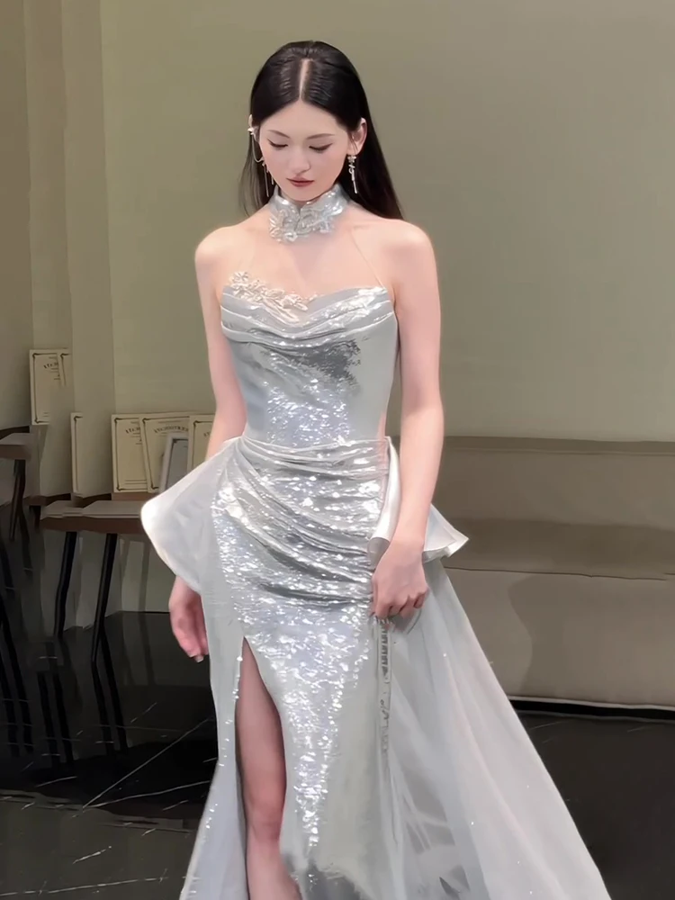 Серебряное вечернее платье для женщин, с юбкой-русалкой, высоким разрезом, для свадебной церемонии, украшенное пайетками
Серебряное вечернее платье для женщин, с юбкой-русалкой, высоким разрезом, для свадебной церемонии, украшенное пайетками
