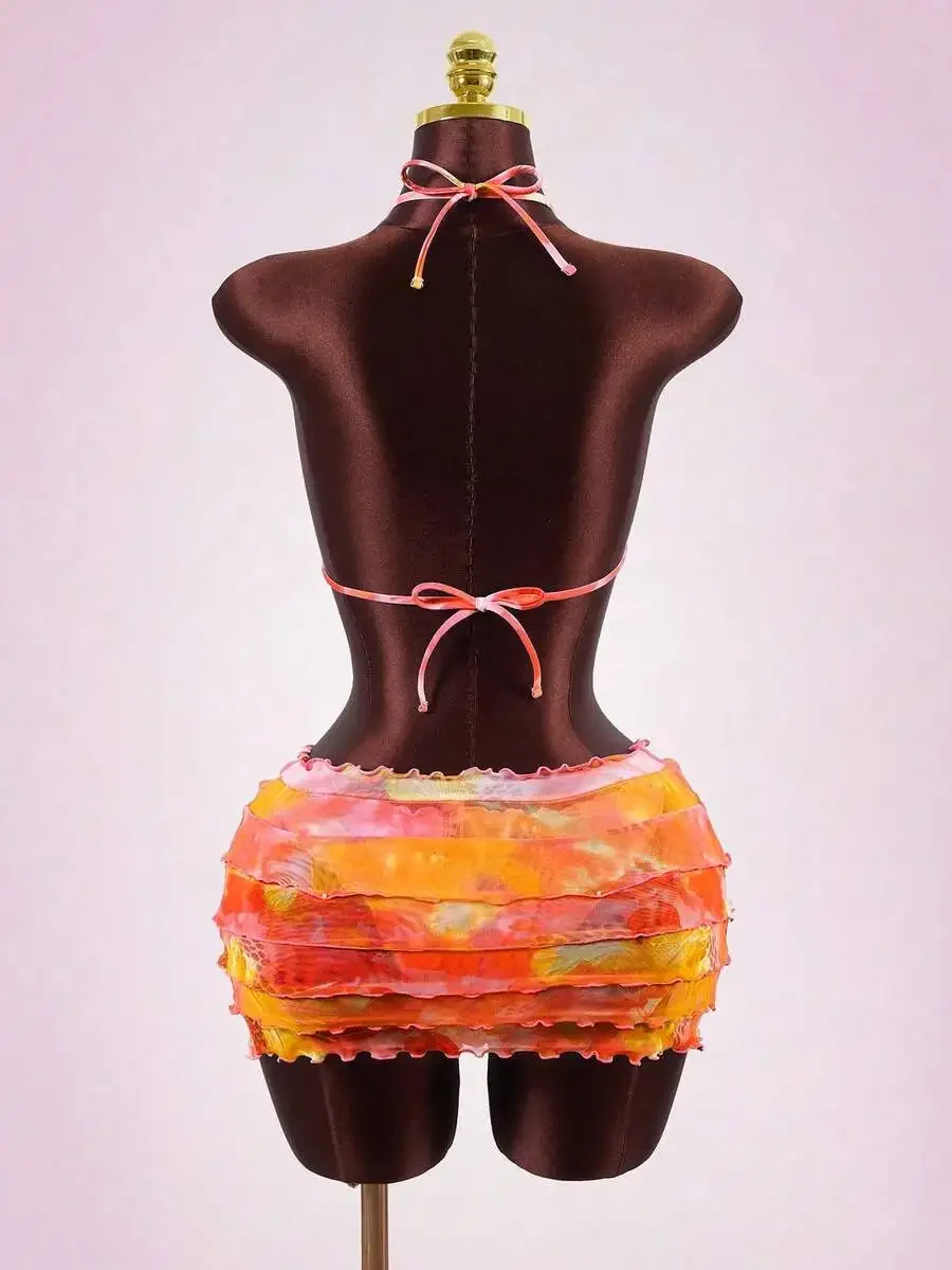 Womens Floral Print 3-Piece Bikini Set With Ruffled Cake Skirt For Beach Party
Womens Floral Print 3-Piece Bikini Set With Ruffled Cake Skirt For Beach Party