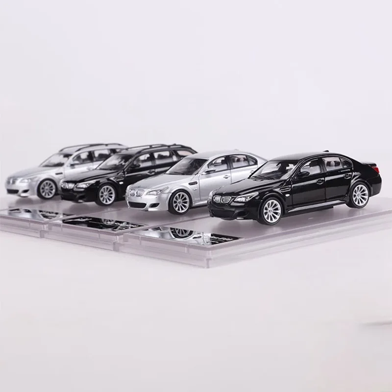 Литой под давлением масштаб 1:64 M5 седан E60 M5 Touring E61 имитация сплава модель автомобиля дисплей Коллекционная игрушка подарок сувенирное украшение
Литой под давлением масштаб 1:64 M5 седан E60 M5 Touring E61 имитация сплава модель автомобиля дисплей Коллекционная игрушка подарок сувенирное украшение
