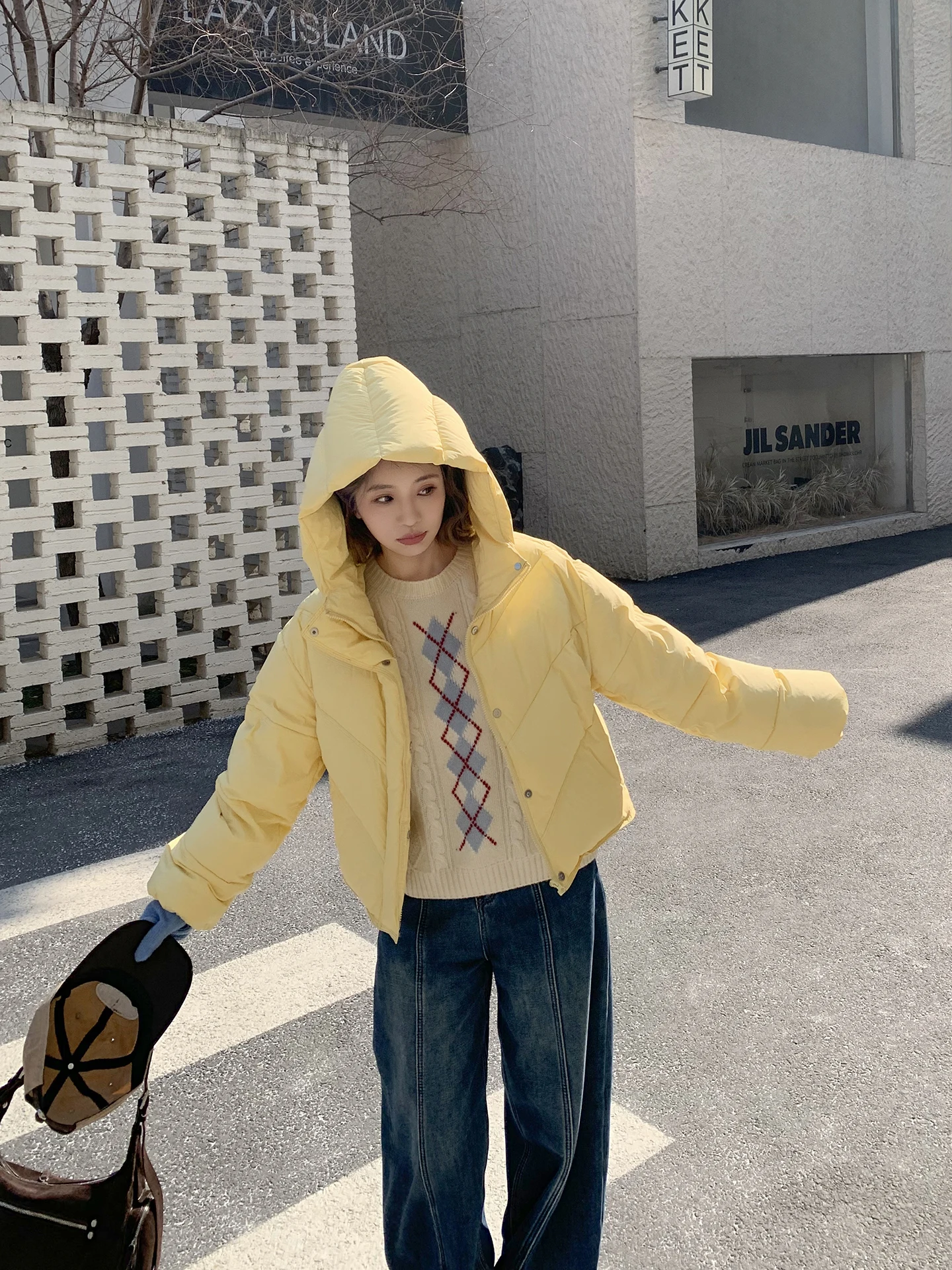 Новая женская зимняя теплая куртка Xuanxuan National Stand 90 из белого пуха с капюшоном (неотстегивающийся капюшон)
Новая женская зимняя теплая куртка Xuanxuan National Stand 90 из белого пуха с капюшоном (неотстегивающийся капюшон)