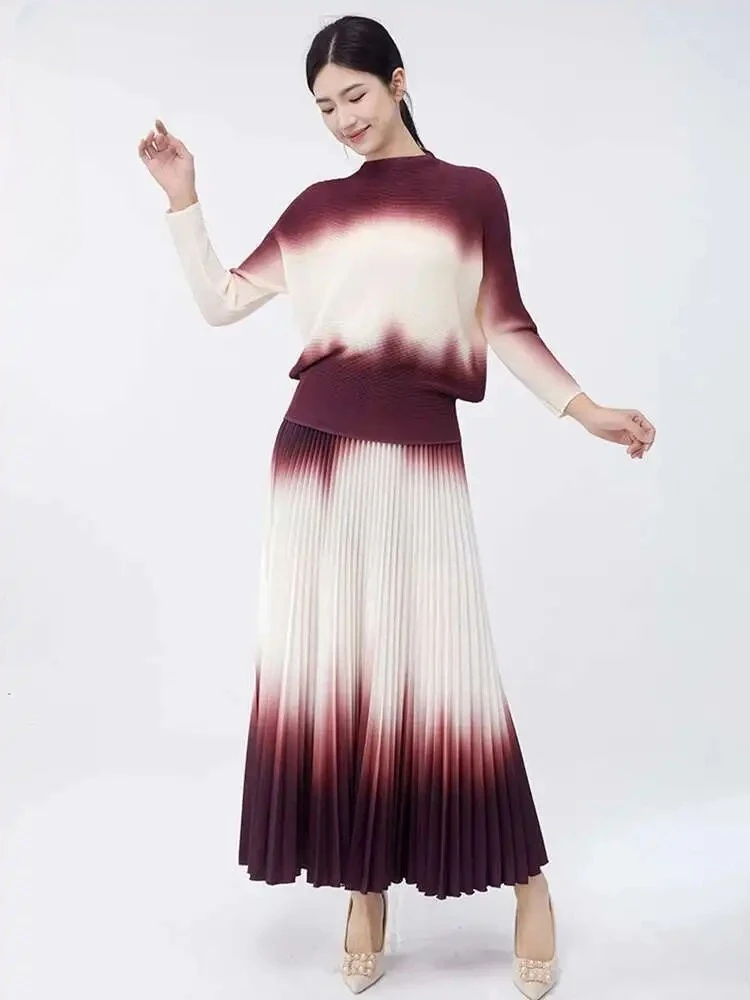 Women's Gradient Pleated Set Bat Sleeve Loose T-shirt Top Folded Skirt Two-piece Set Fashion Casual Versatile Tide 2025 Summer
Women's Gradient Pleated Set Bat Sleeve Loose T-shirt Top Folded Skirt Two-piece Set Fashion Casual Versatile Tide 2025 Summer