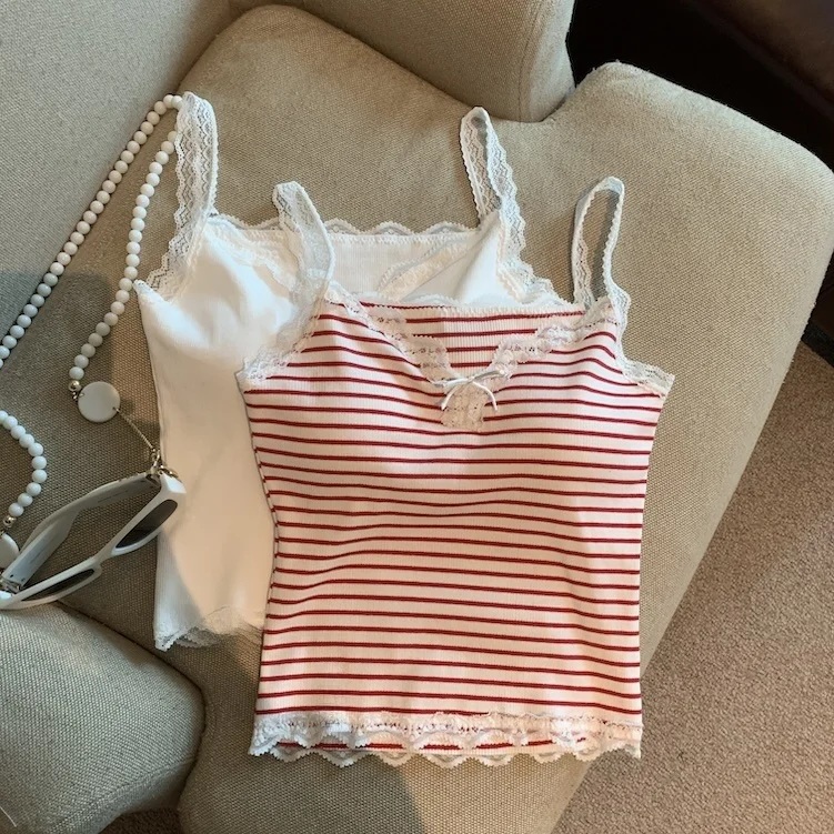 Summer New Style Women's Slim Fit Tank Top with Lace Trim And Chest Pad Tagless Korean Version Short Length V-Neck Sleeveless
Summer New Style Women's Slim Fit Tank Top with Lace Trim And Chest Pad Tagless Korean Version Short Length V-Neck Sleeveless