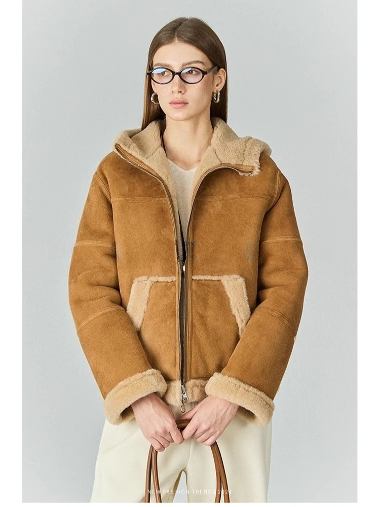 High-end Luxury Merino Sheep Fur Winter Suede Jackets Women Simple Double-sided Wear Short Hooded Genuine Leather Real Fur Coat
High-end Luxury Merino Sheep Fur Winter Suede Jackets Women Simple Double-sided Wear Short Hooded Genuine Leather Real Fur Coat