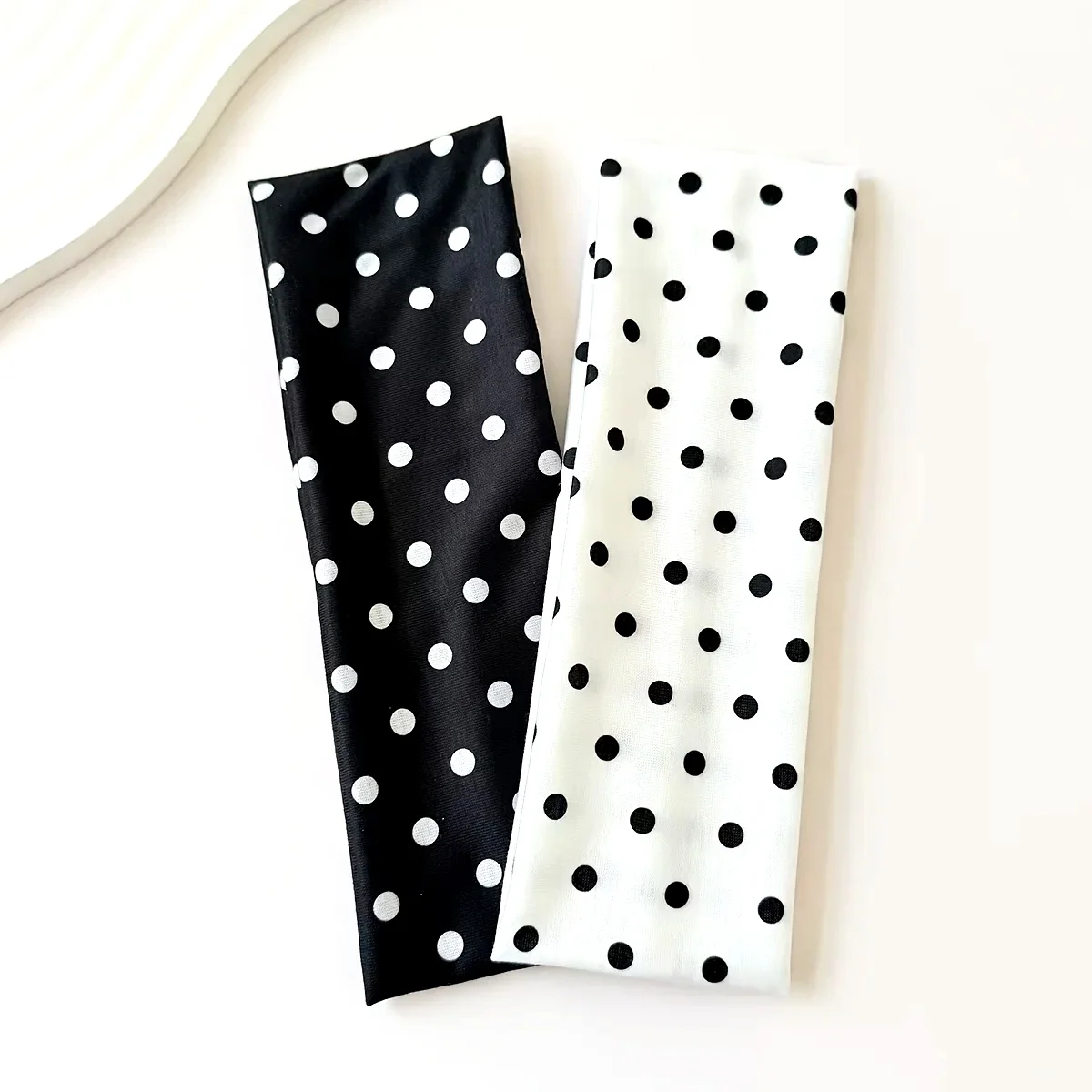 2-piece set, new polka dot yoga elastic headband, fashionable polka dot makeup headband, hair accessories, sports fitness sweat-absorbing headband.
2-piece set, new polka dot yoga elastic headband, fashionable polka dot makeup headband, hair accessories, sports fitness sweat-absorbing headband.