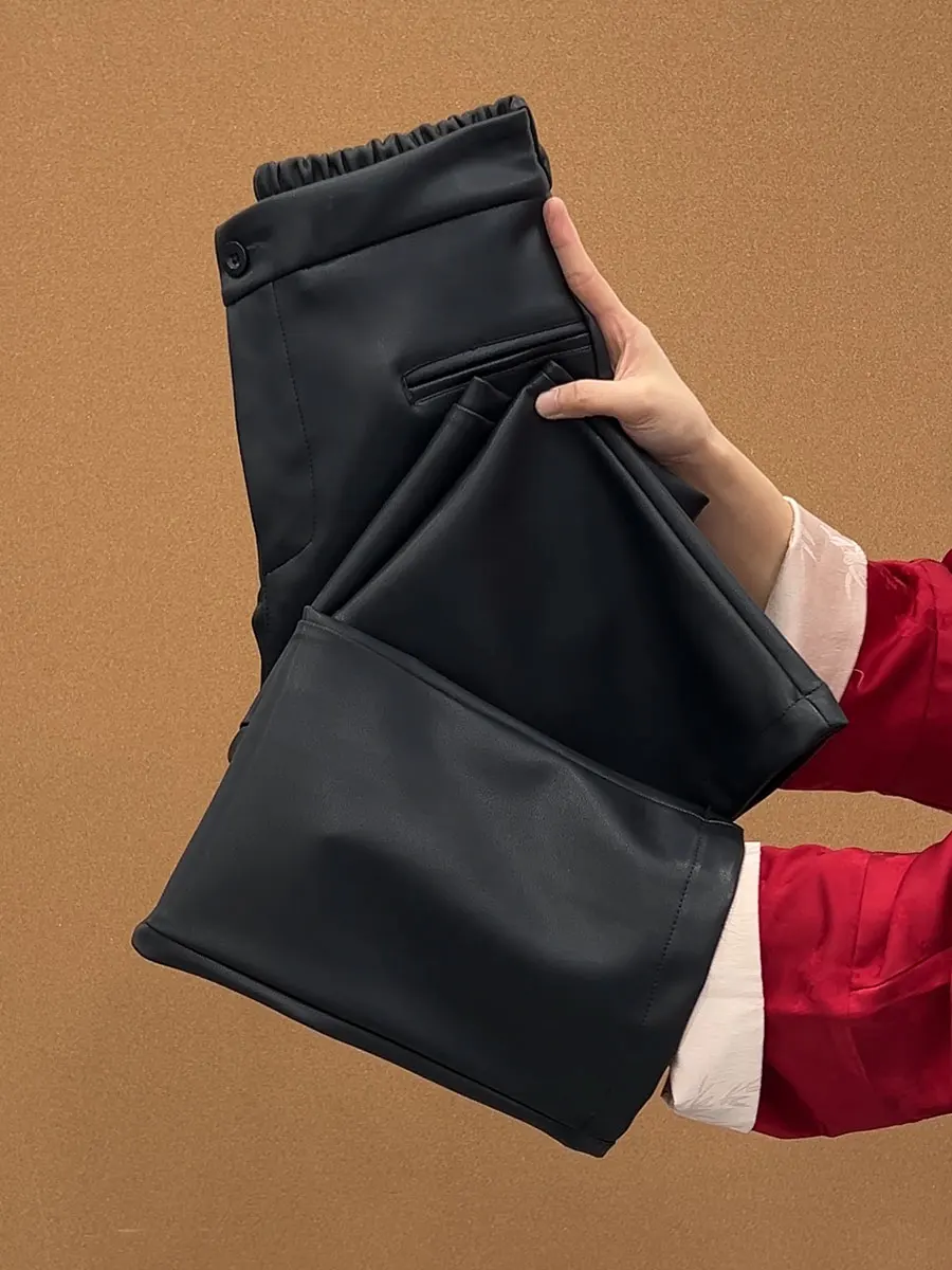 Кожаные брюки с высокой талией, микро-клеш, укороченные, однотонные, эластичные, с утолщенной внутренней подкладкой, для повседневной носки, больших размеров, женские
Кожаные брюки с высокой талией, микро-клеш, укороченные, однотонные, эластичные, с утолщенной внутренней подкладкой, для повседневной носки, больших размеров, женские