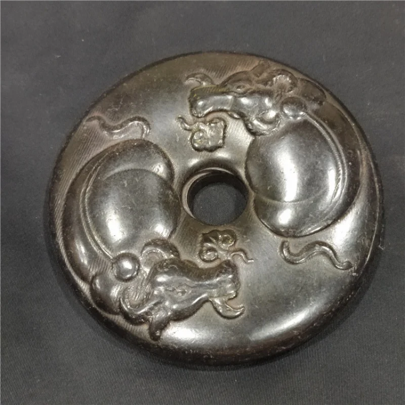 Natural Aged Crafts Iron Stone Red Mountain Culture Double Ox Ring Buckle Jade Tablet Ornament
Natural Aged Crafts Iron Stone Red Mountain Culture Double Ox Ring Buckle Jade Tablet Ornament